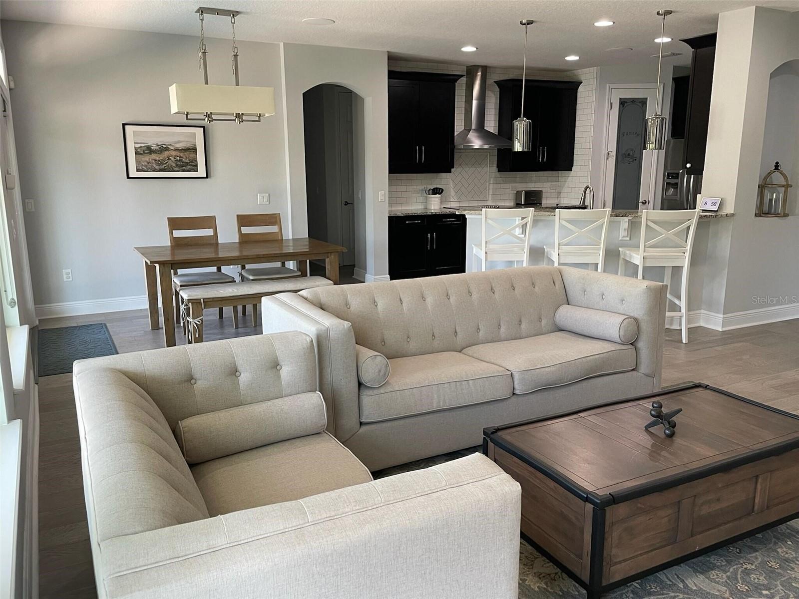 Listing photo id 13 for 302 Coco Plum Court