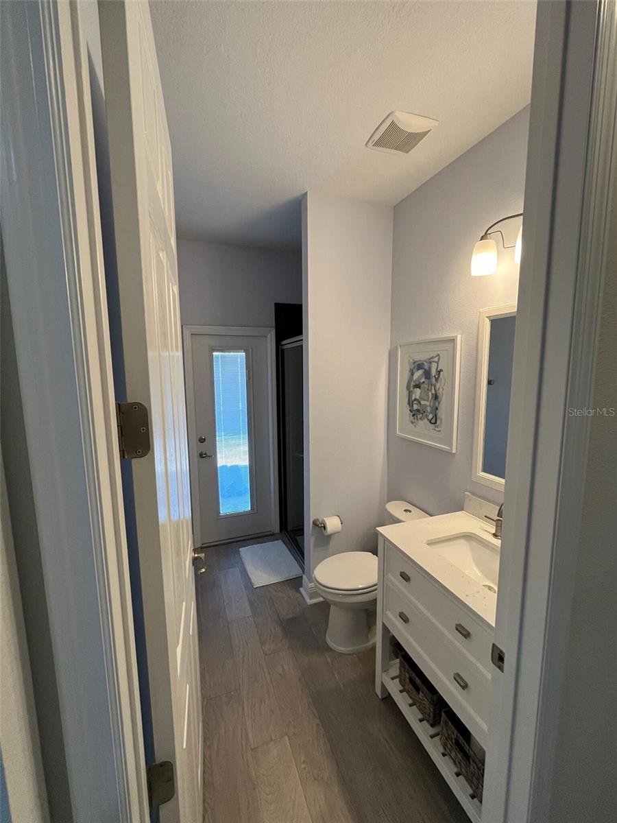 Listing photo id 16 for 302 Coco Plum Court