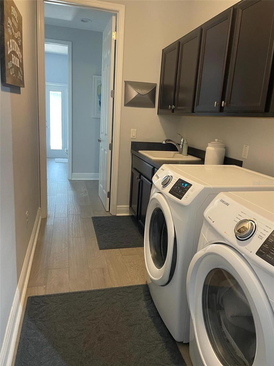 Listing photo id 24 for 302 Coco Plum Court
