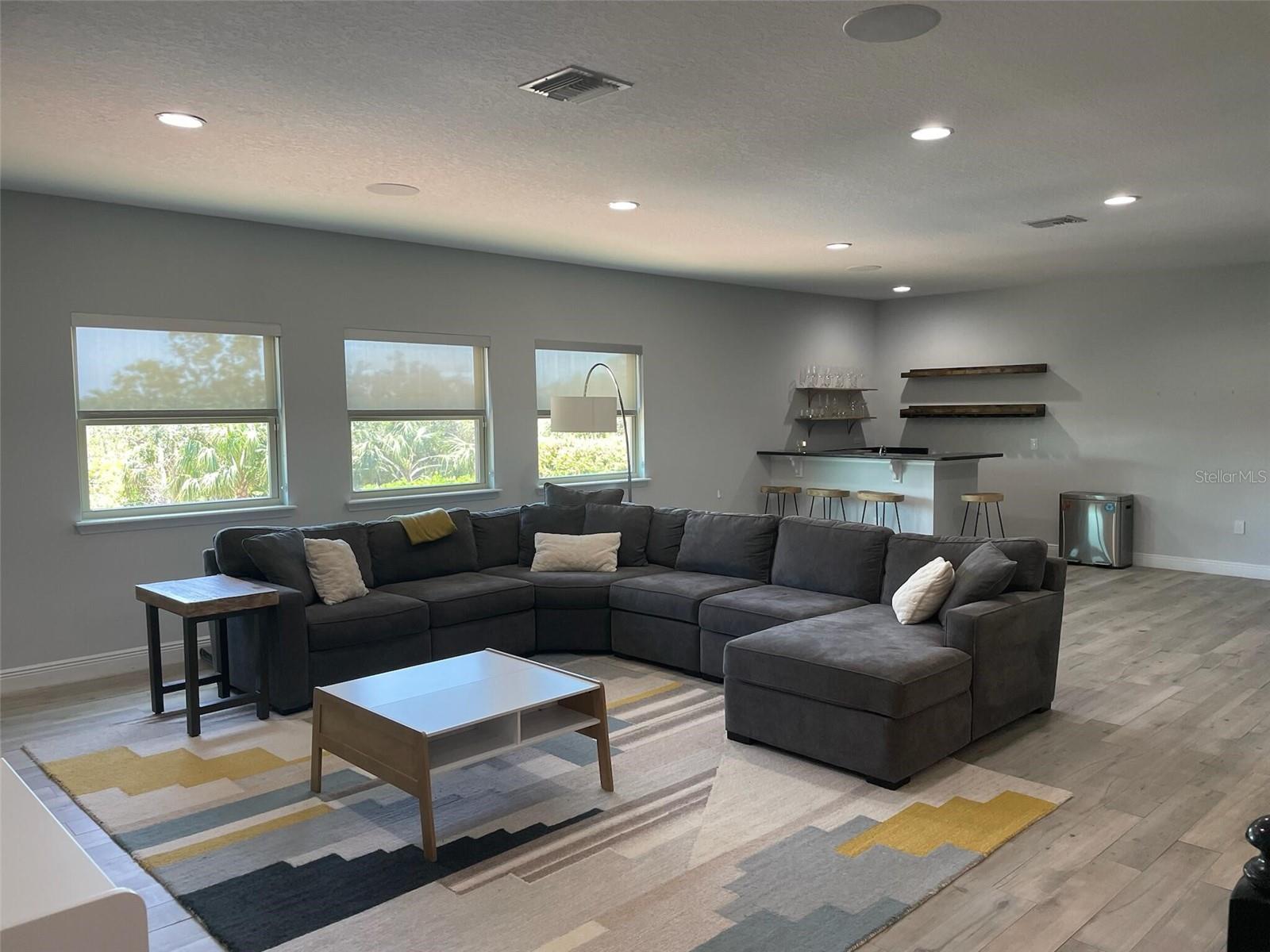 Listing photo id 30 for 302 Coco Plum Court