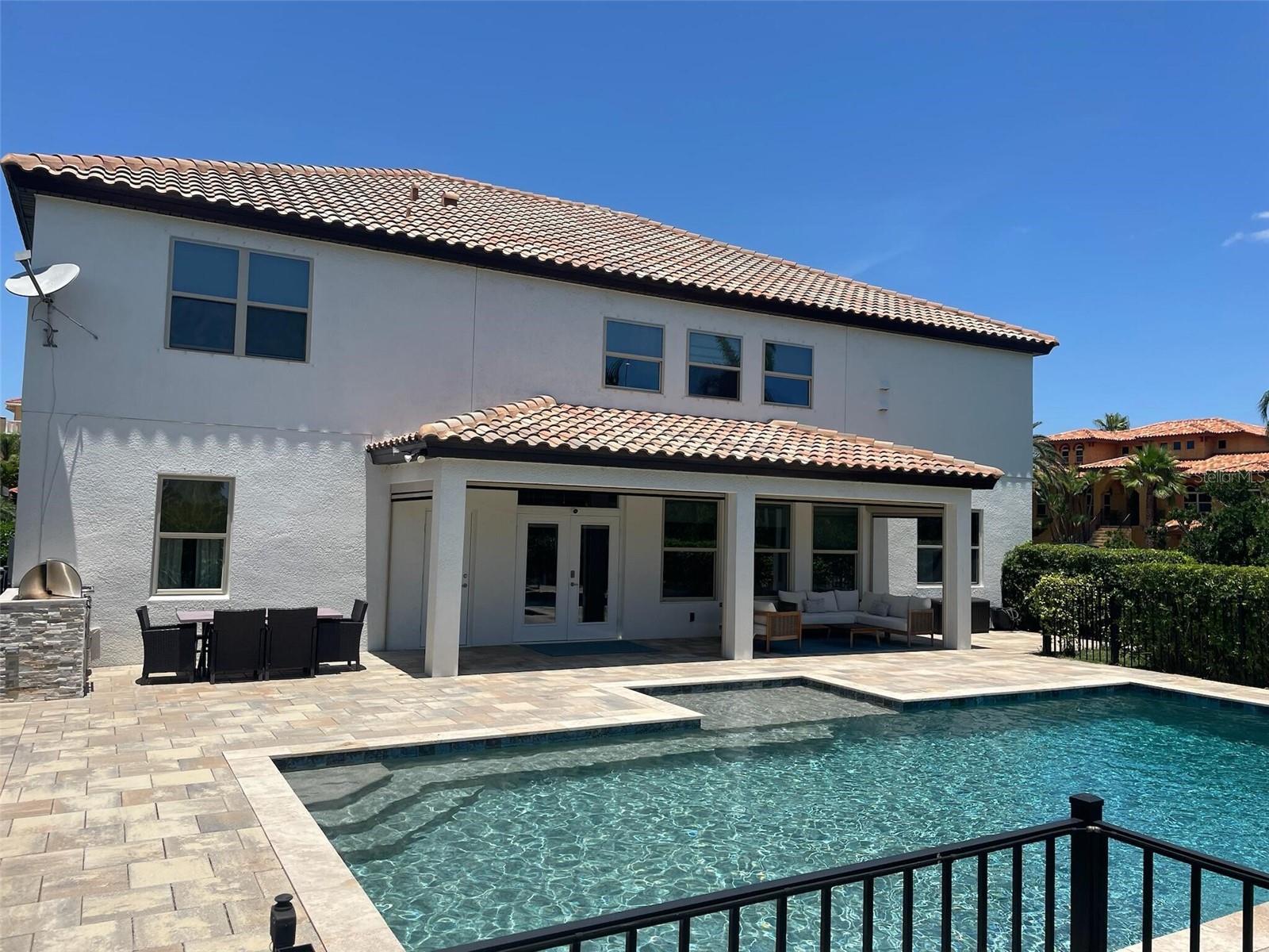 Listing photo id 49 for 302 Coco Plum Court