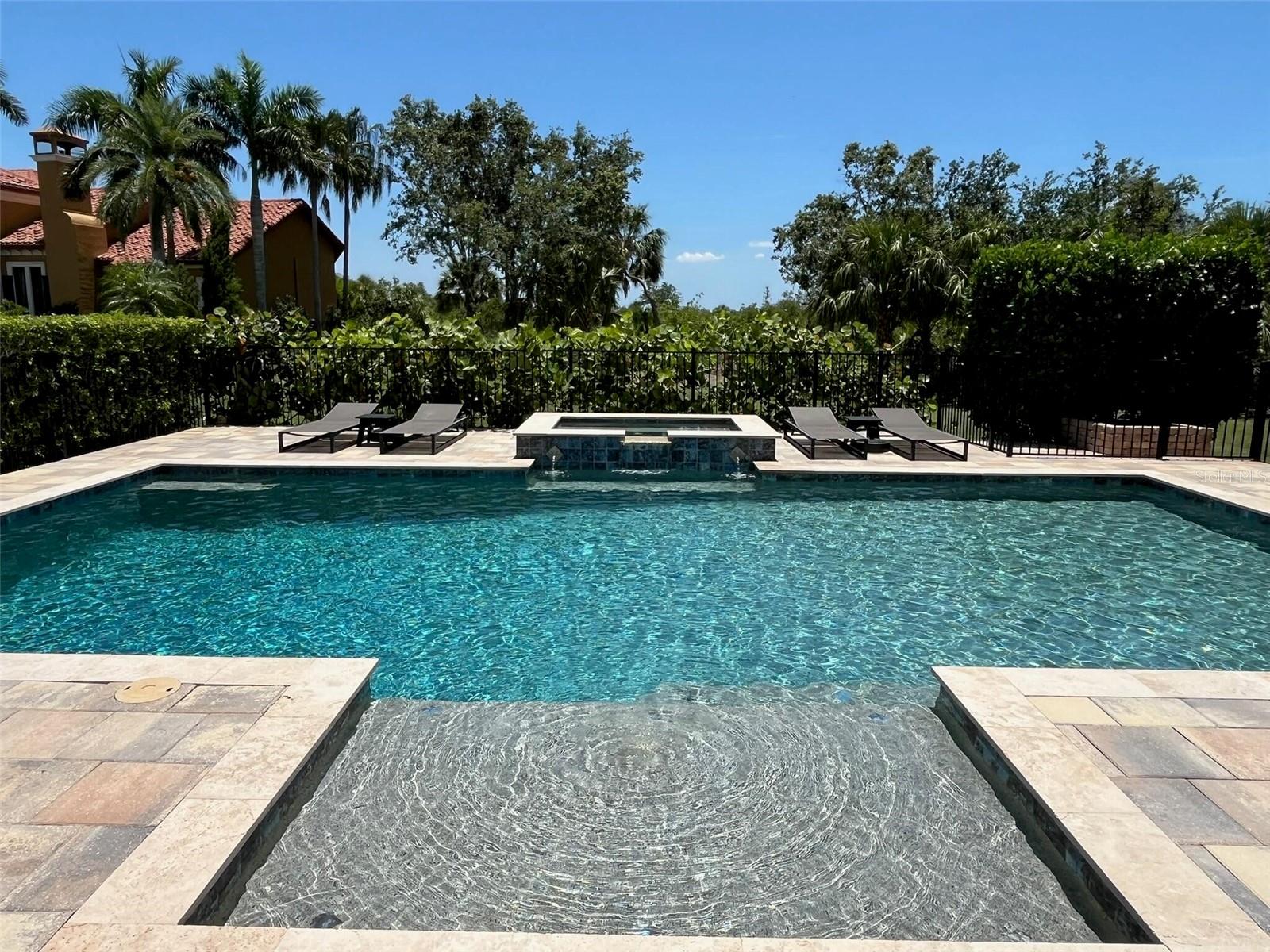 Listing photo id 53 for 302 Coco Plum Court
