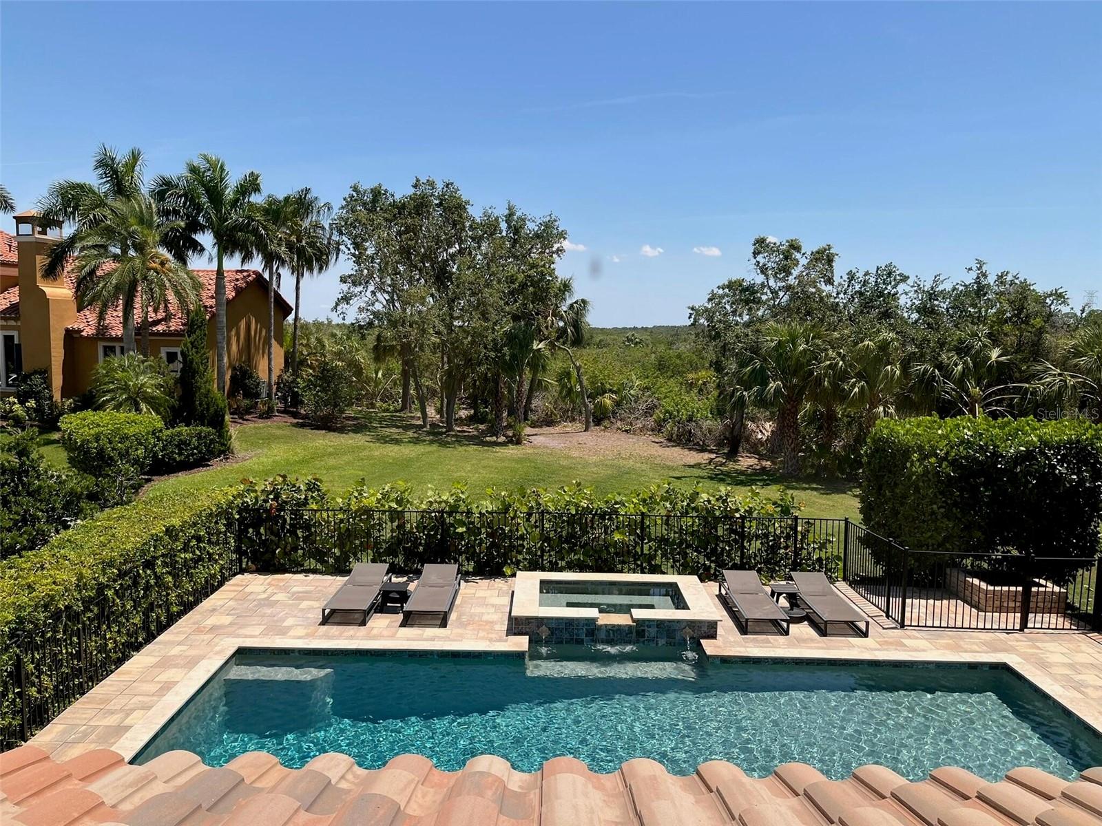 Listing photo id 56 for 302 Coco Plum Court