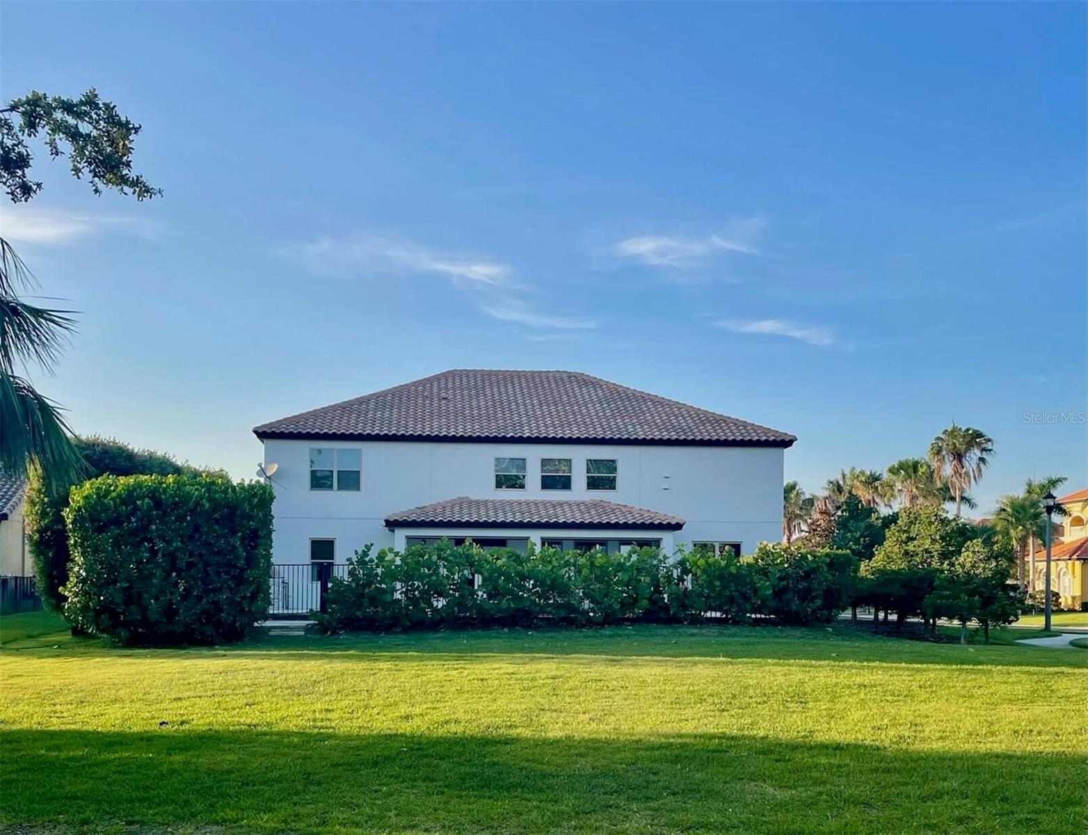 Listing photo id 58 for 302 Coco Plum Court