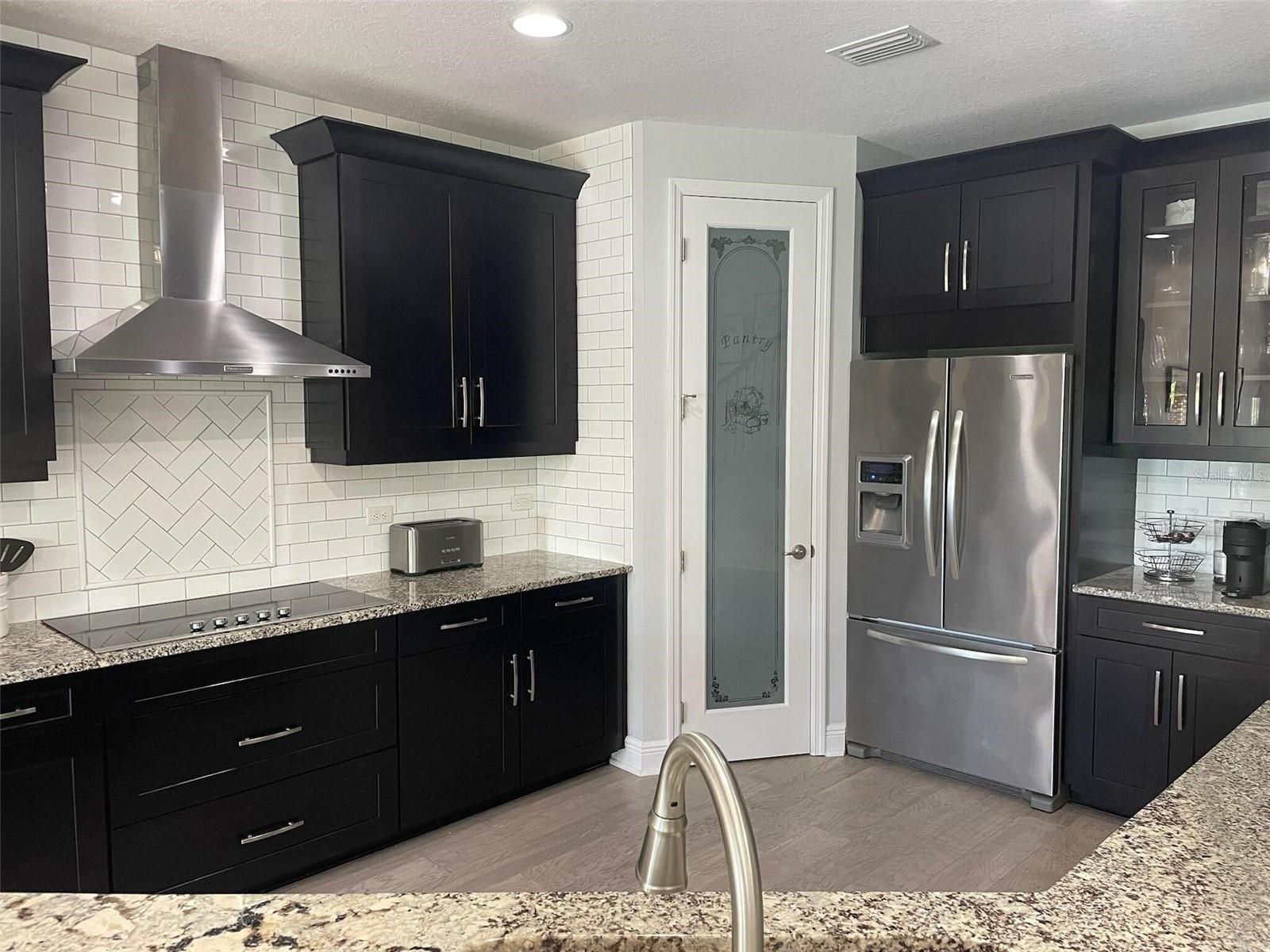 Listing photo id 6 for 302 Coco Plum Court