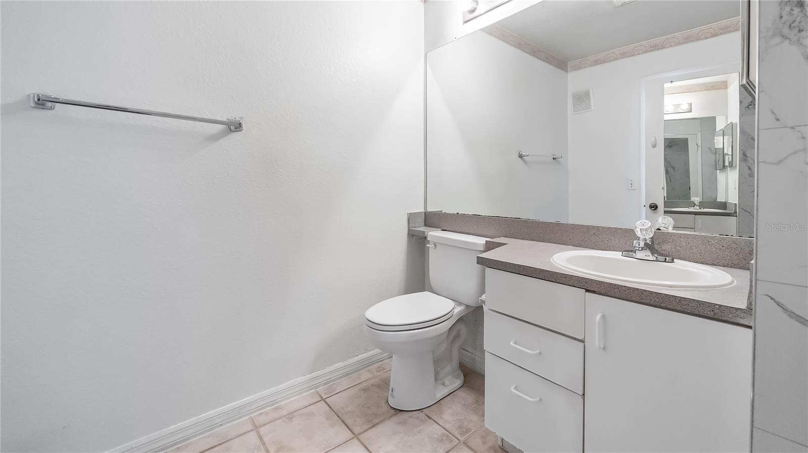 Image 14 of 26 For 8801 Latrec Avenue 8107
