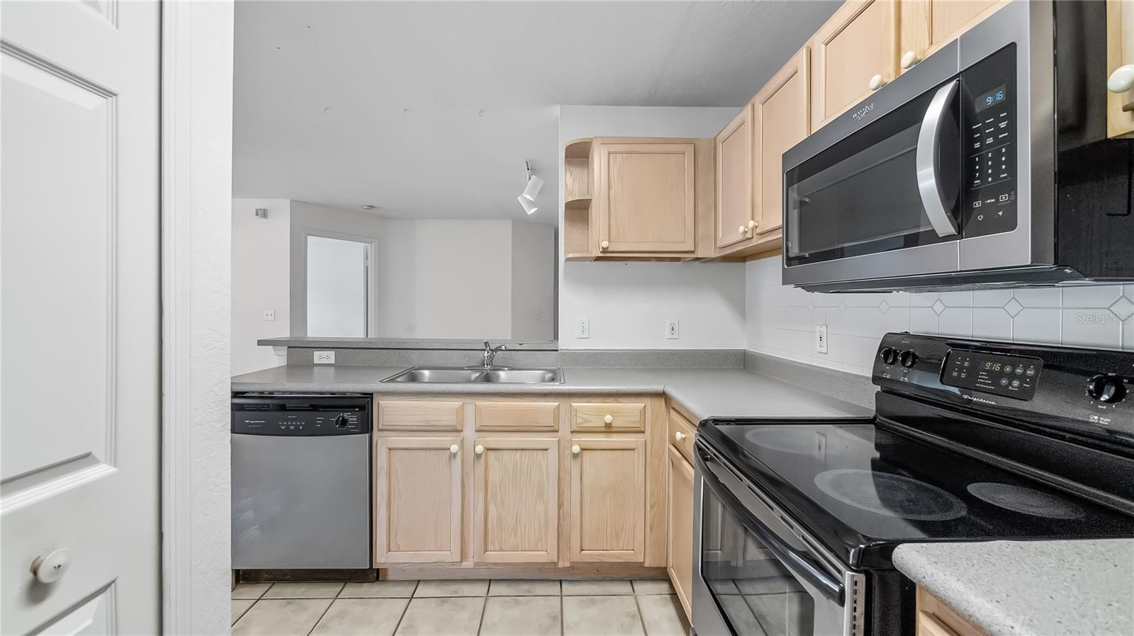 Image 5 of 26 For 8801 Latrec Avenue 8107