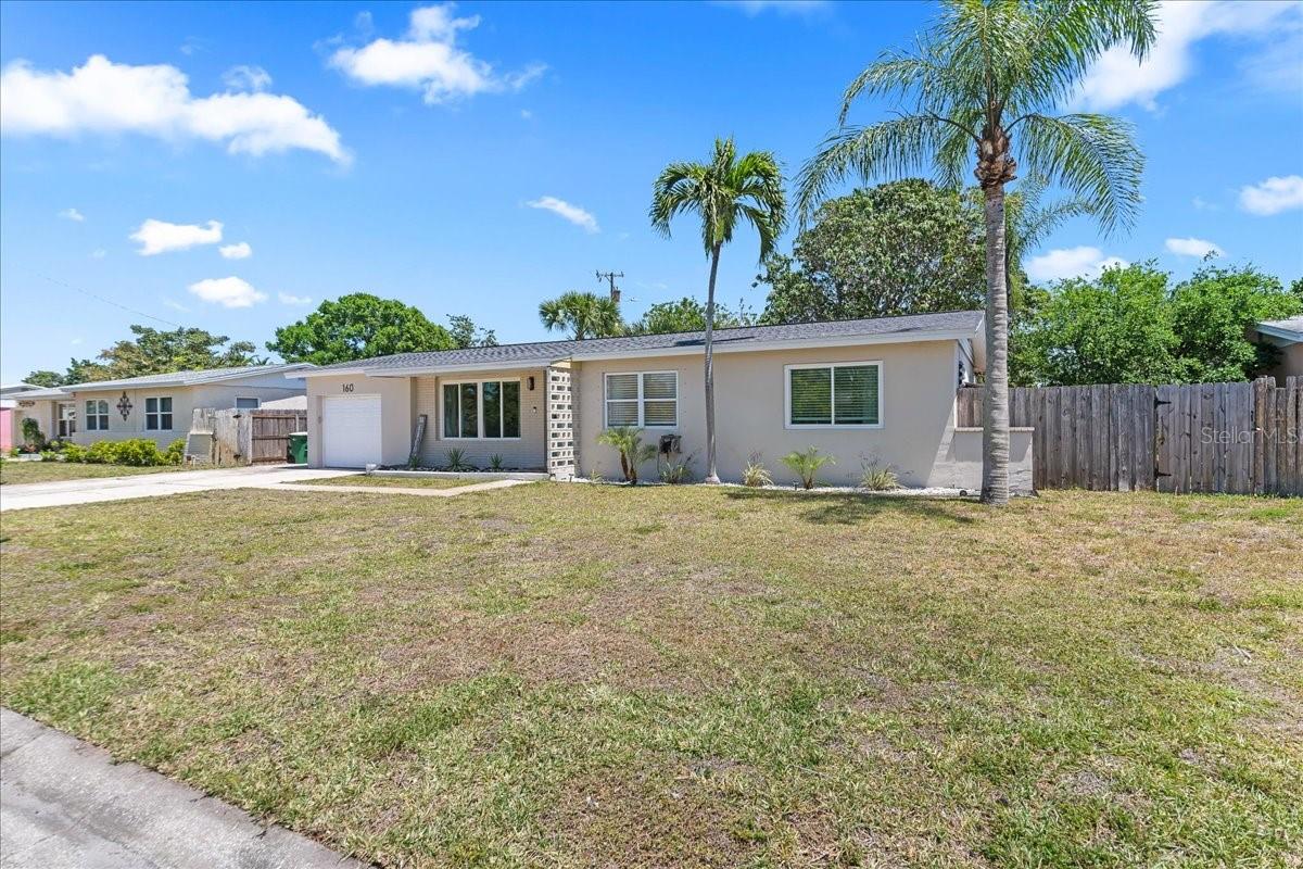 Image 4 of 36 For 160 Melaleuca Drive