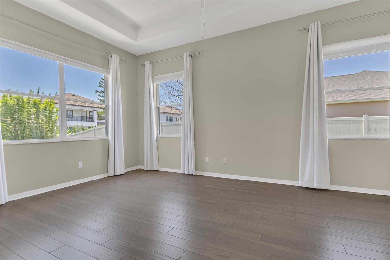 Image 10 of 21 For 10417 Oakview Pointe Terrace