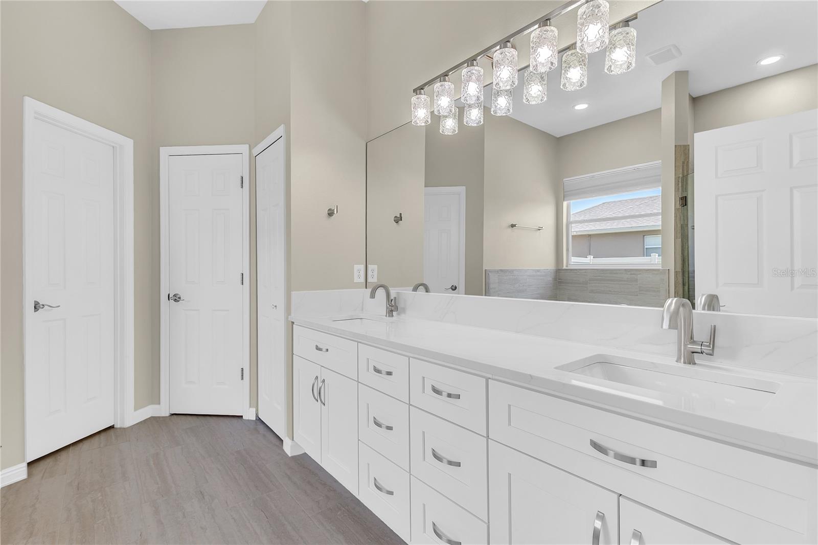 Image 12 of 21 For 10417 Oakview Pointe Terrace