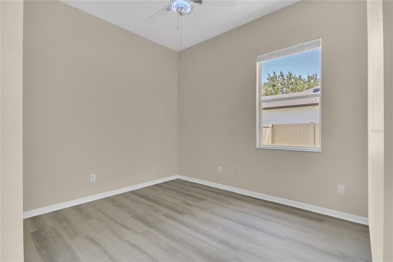 Image 15 of 21 For 10417 Oakview Pointe Terrace