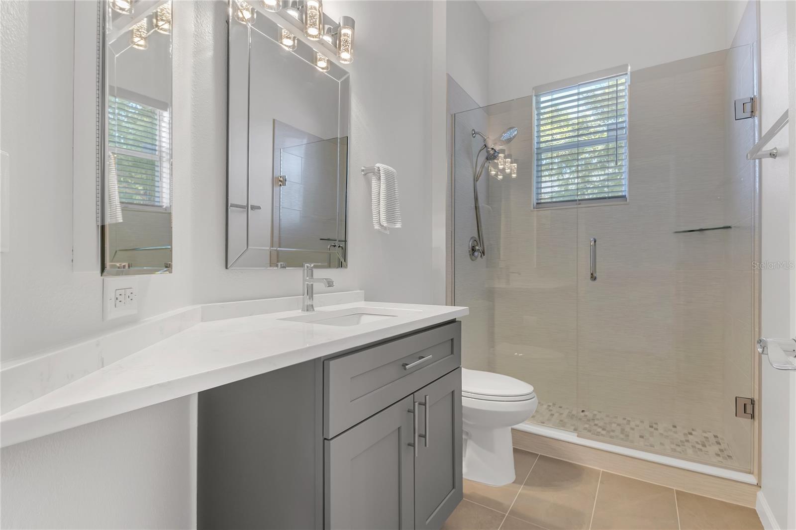 Image 16 of 21 For 10417 Oakview Pointe Terrace