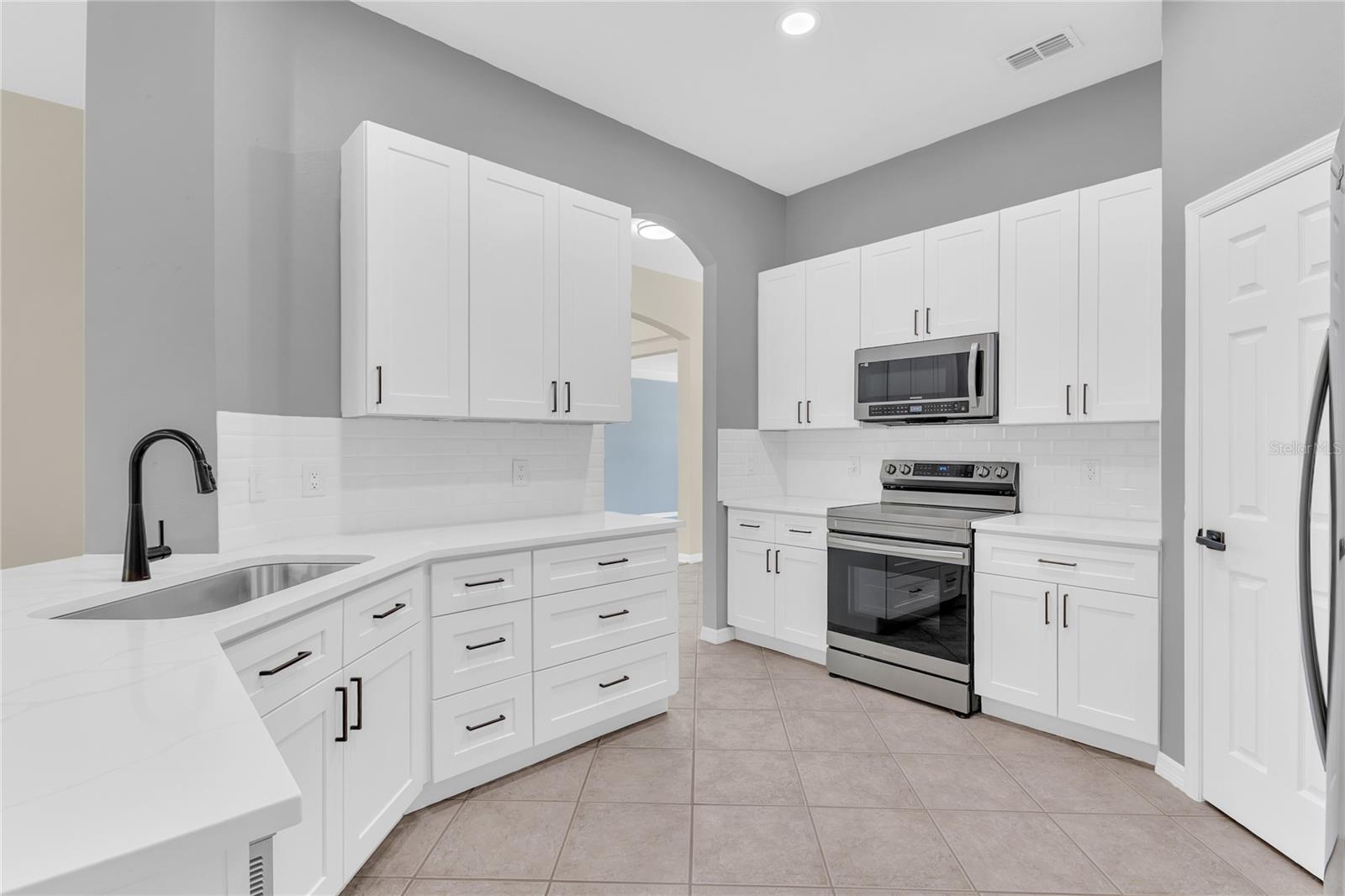 Image 6 of 21 For 10417 Oakview Pointe Terrace
