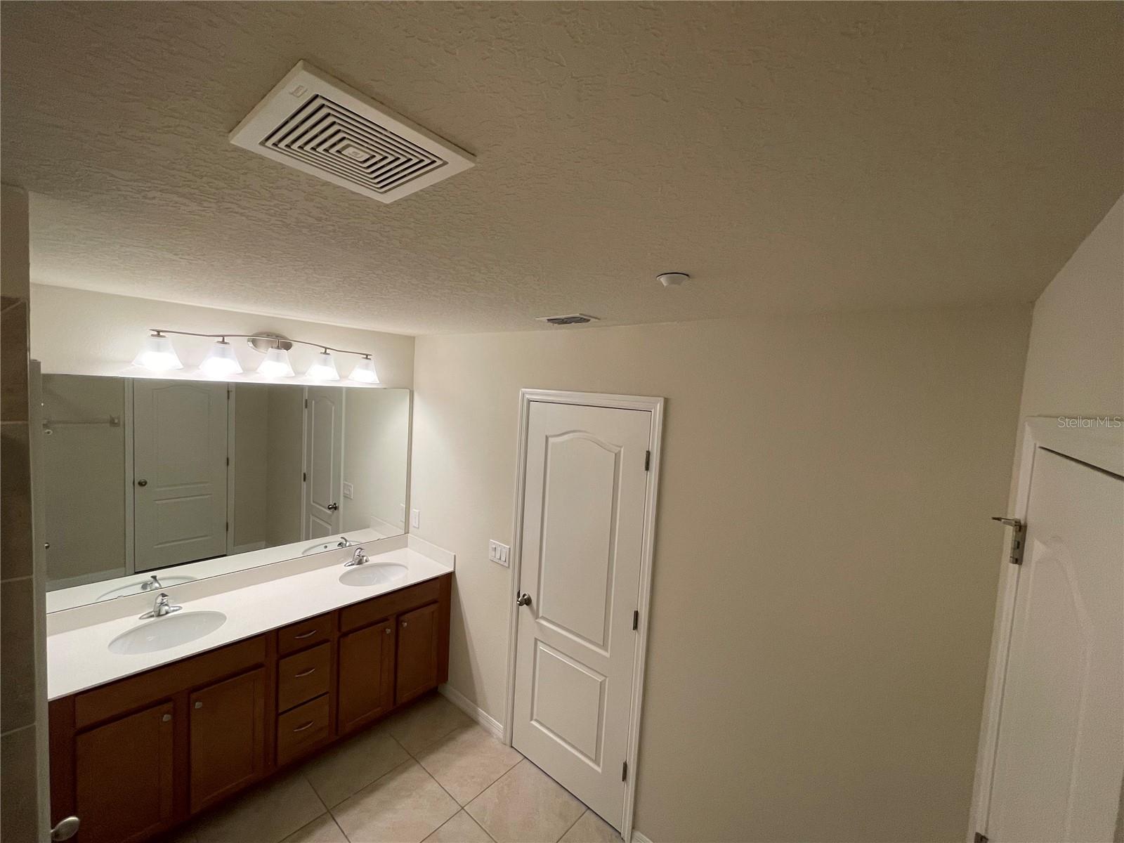 Image 8 of 16 For 7605 Aloma Pines Court
