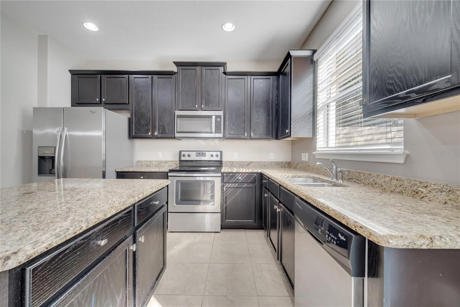 Image 11 of 36 For 9559 Silver Buttonwood Street