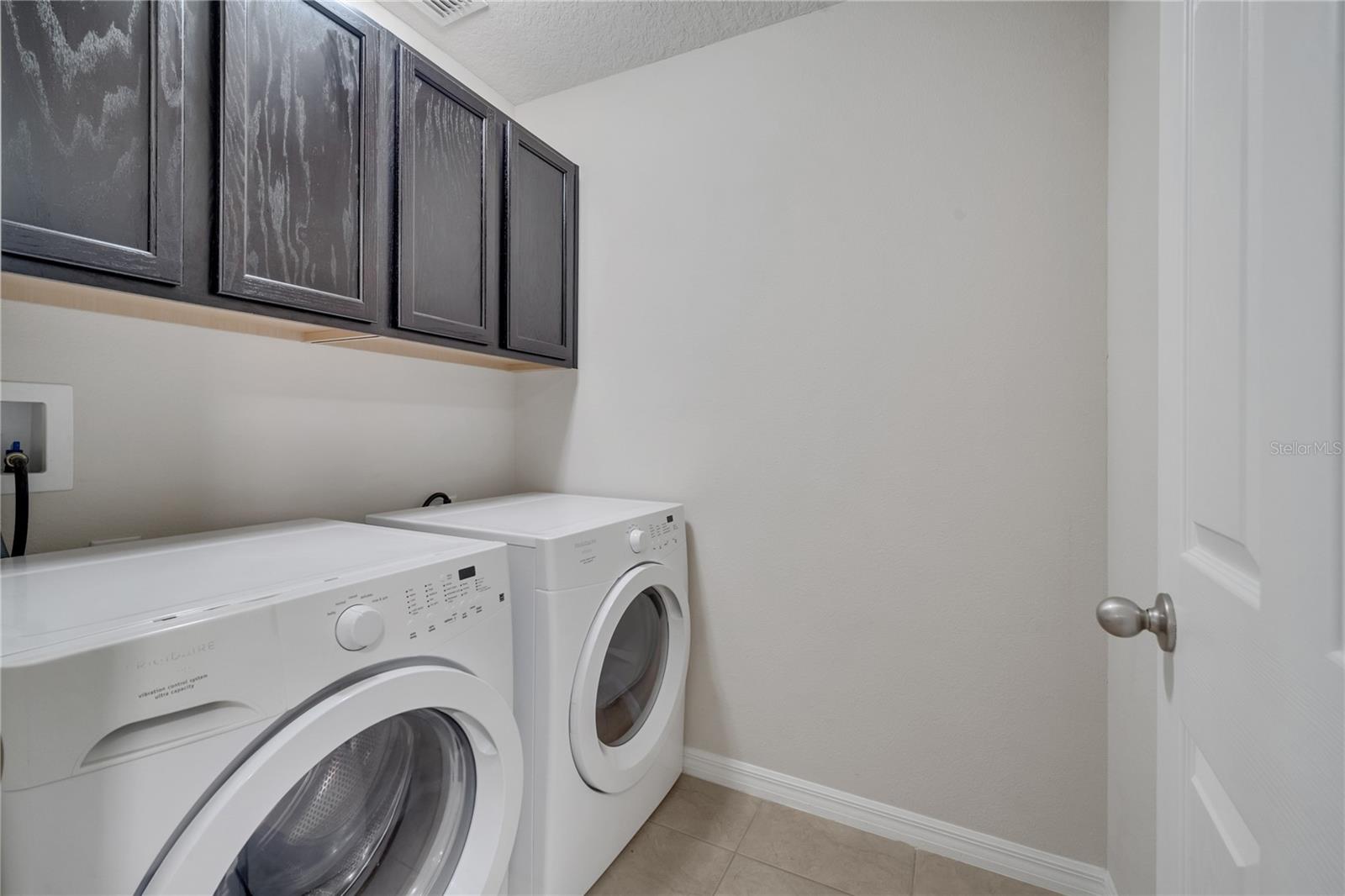 Image 20 of 36 For 9559 Silver Buttonwood Street