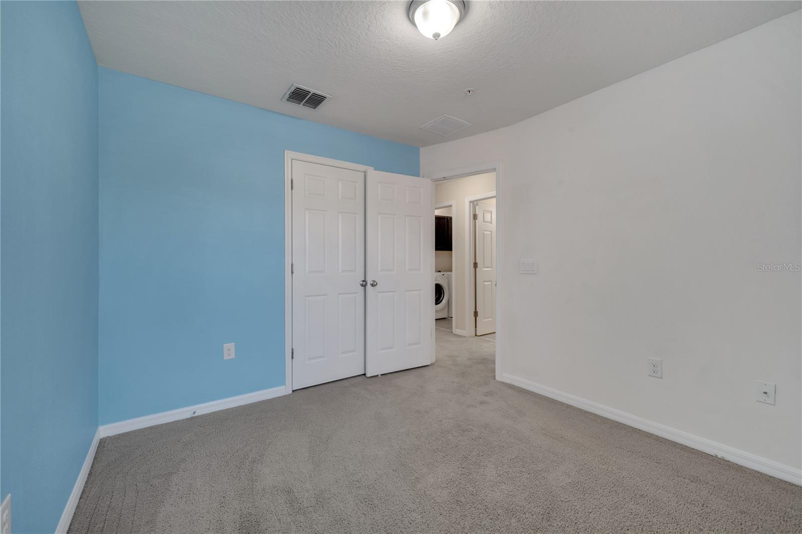Image 24 of 36 For 9559 Silver Buttonwood Street