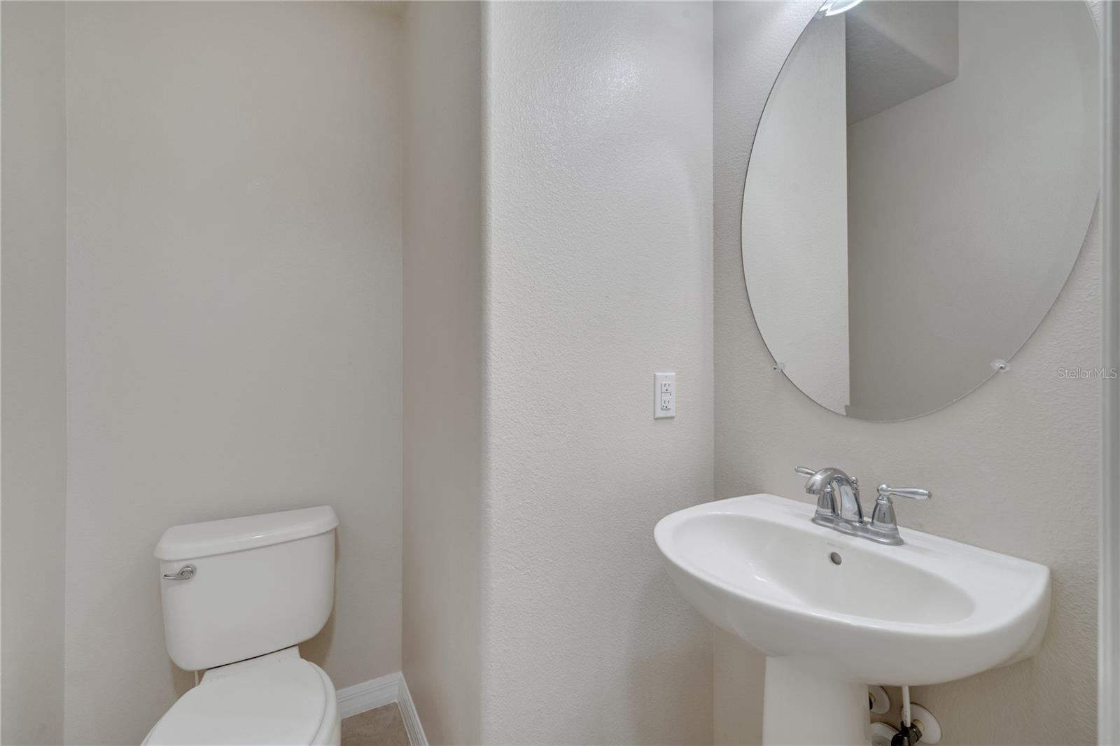 Image 7 of 36 For 9559 Silver Buttonwood Street