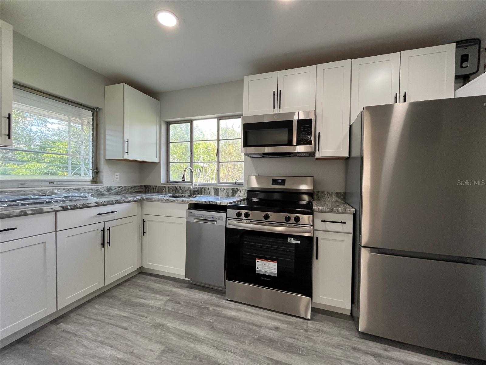 Image 4 of 9 For 2307 Formosa Avenue A