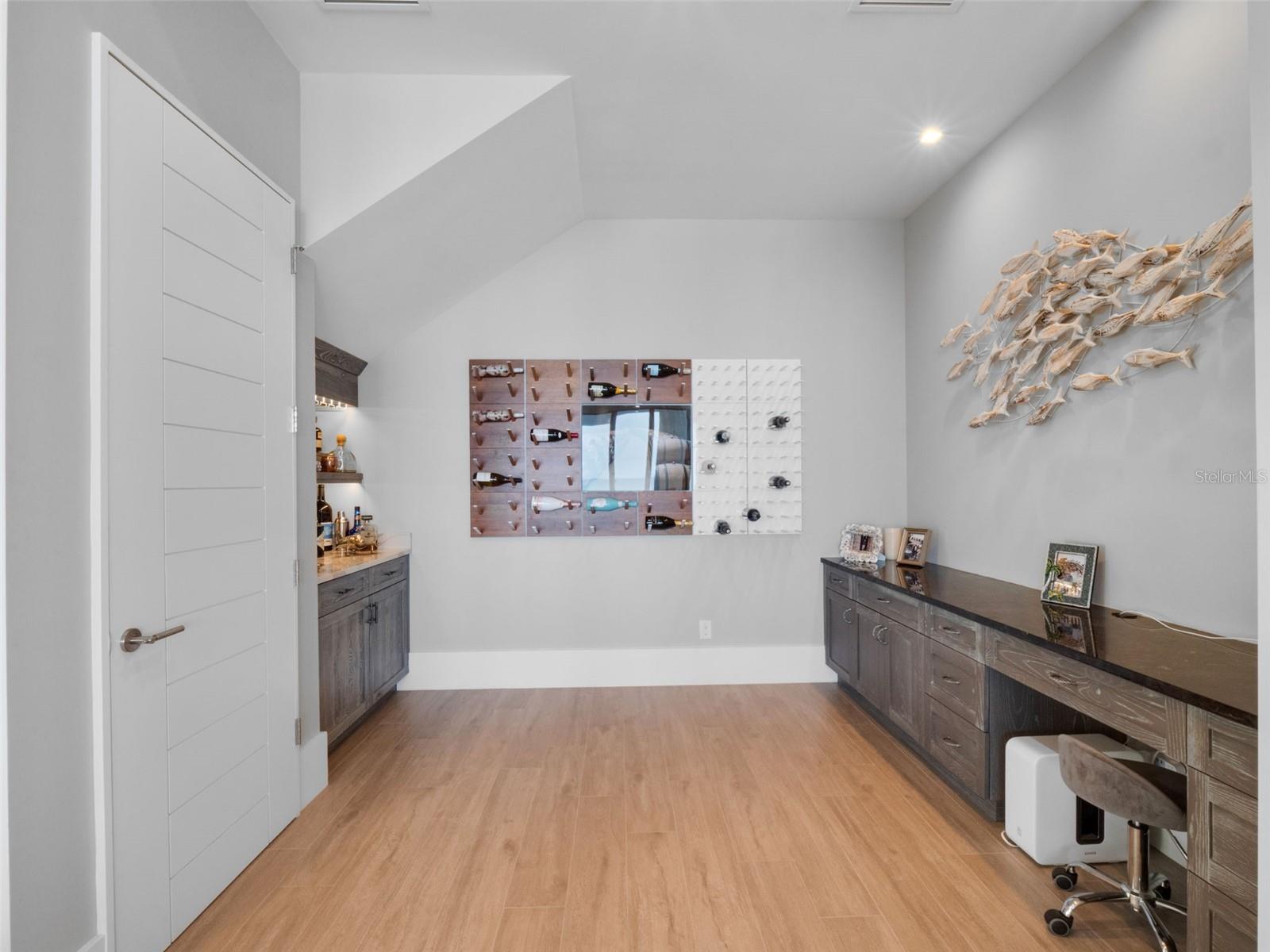 Image 32 of 100 For 4647 Van Kleeck Drive