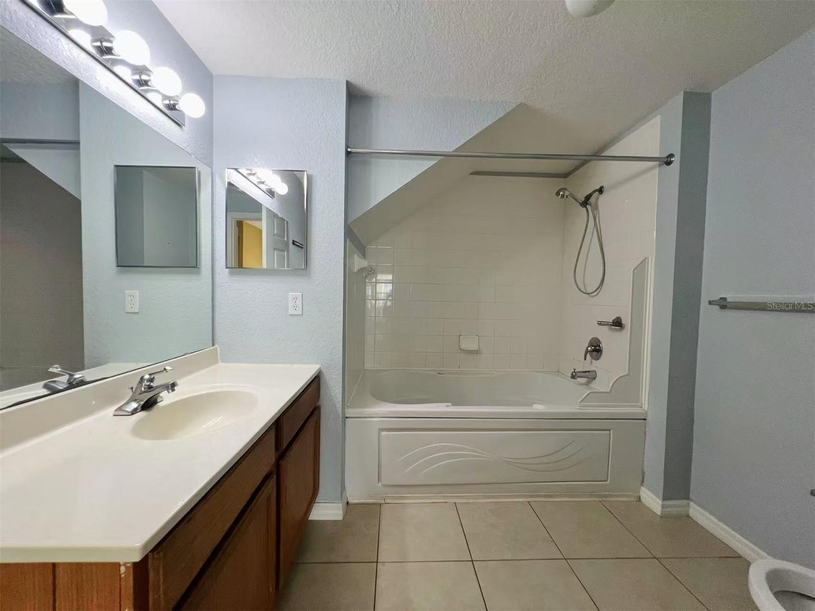 Image 13 of 43 For 4010 Santa Maria Drive 106