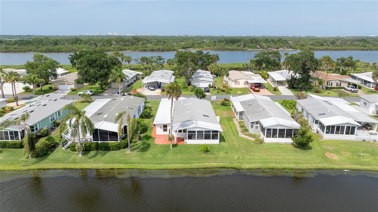 Image 9 of 58 For 726 Navigators Way
