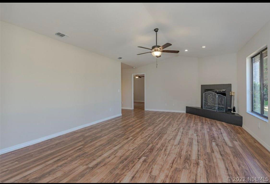 Image 4 of 28 For 1842 Evergreen Drive