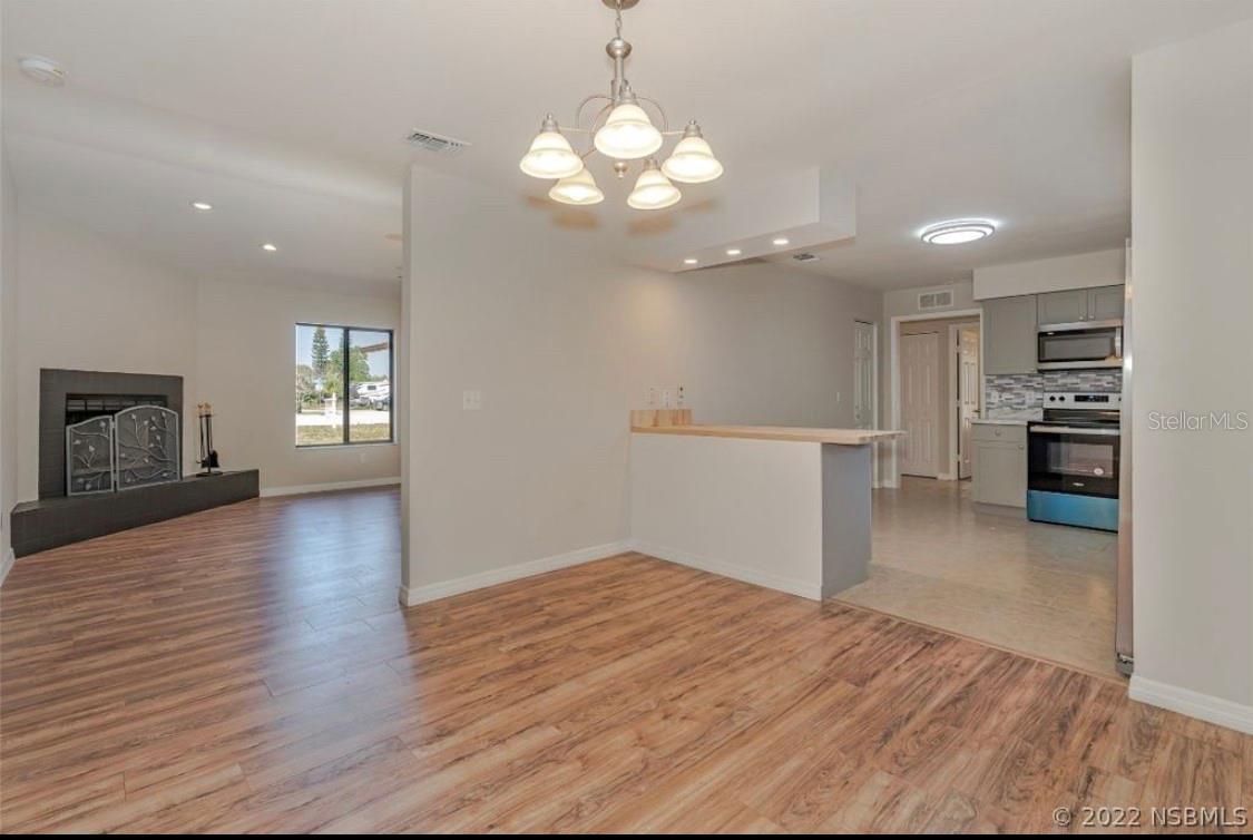 Image 7 of 28 For 1842 Evergreen Drive