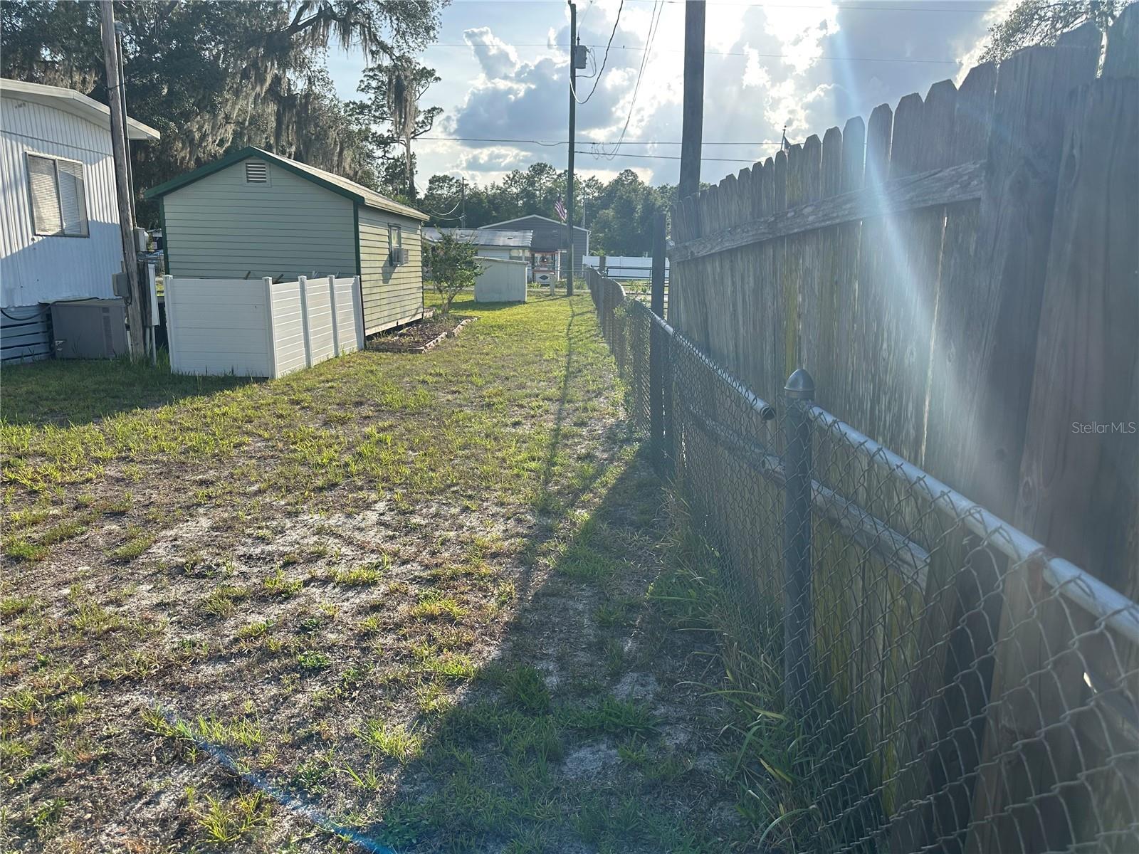 Image 8 of 31 For 16461 141st Avenue