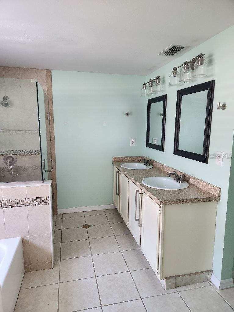 Image 14 of 21 For 2932 Paddington Way