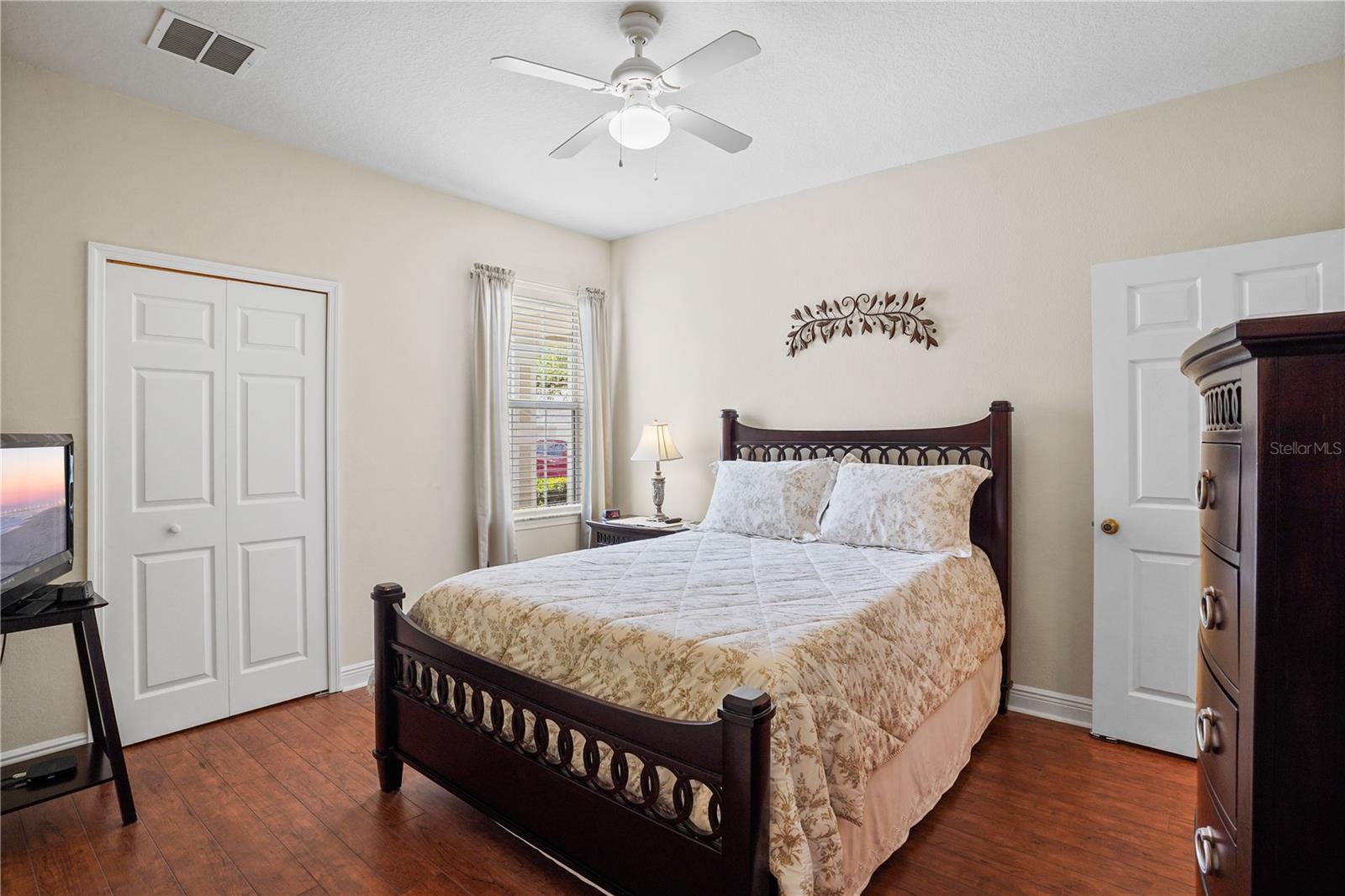 Image 15 of 47 For 1300 Eastern Pecan Place 104