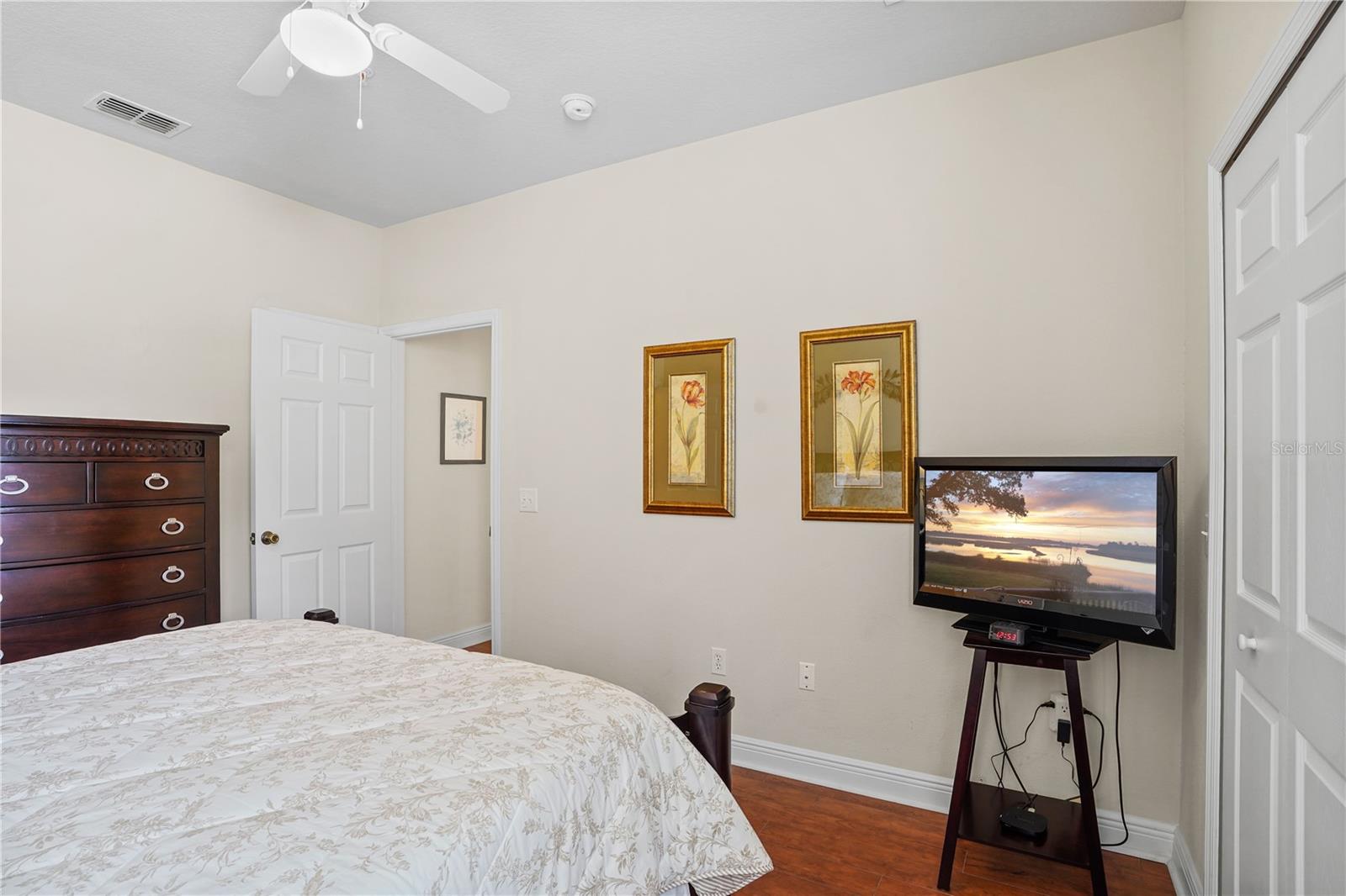 Image 16 of 47 For 1300 Eastern Pecan Place 104