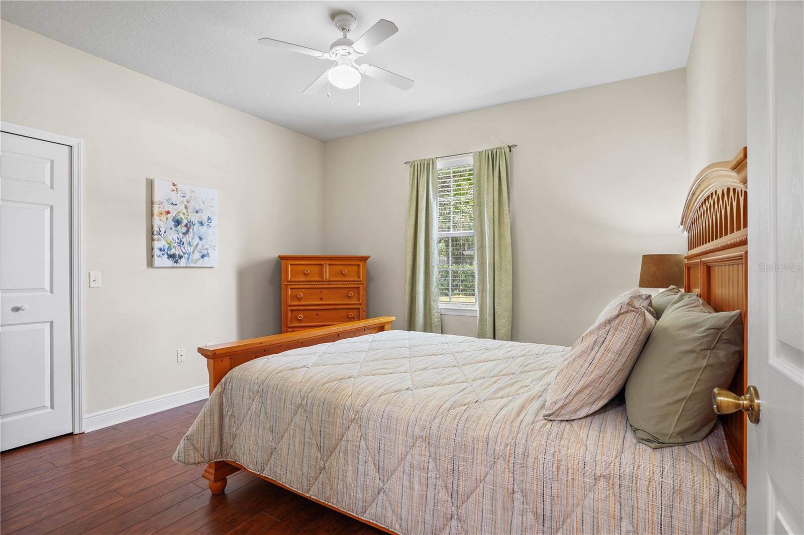 Image 23 of 47 For 1300 Eastern Pecan Place 104