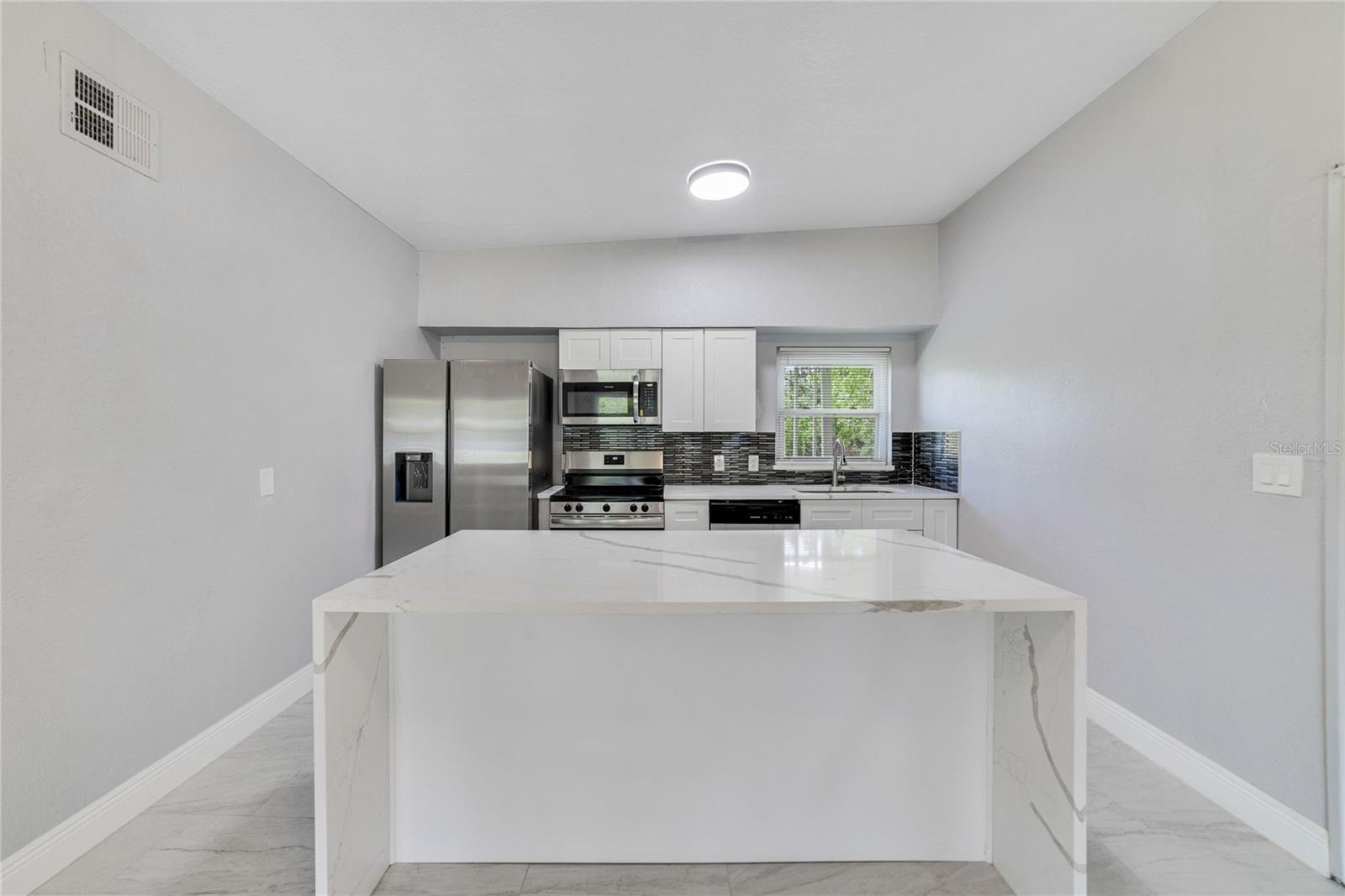 Image 4 of 25 For 147 Country Club Drive