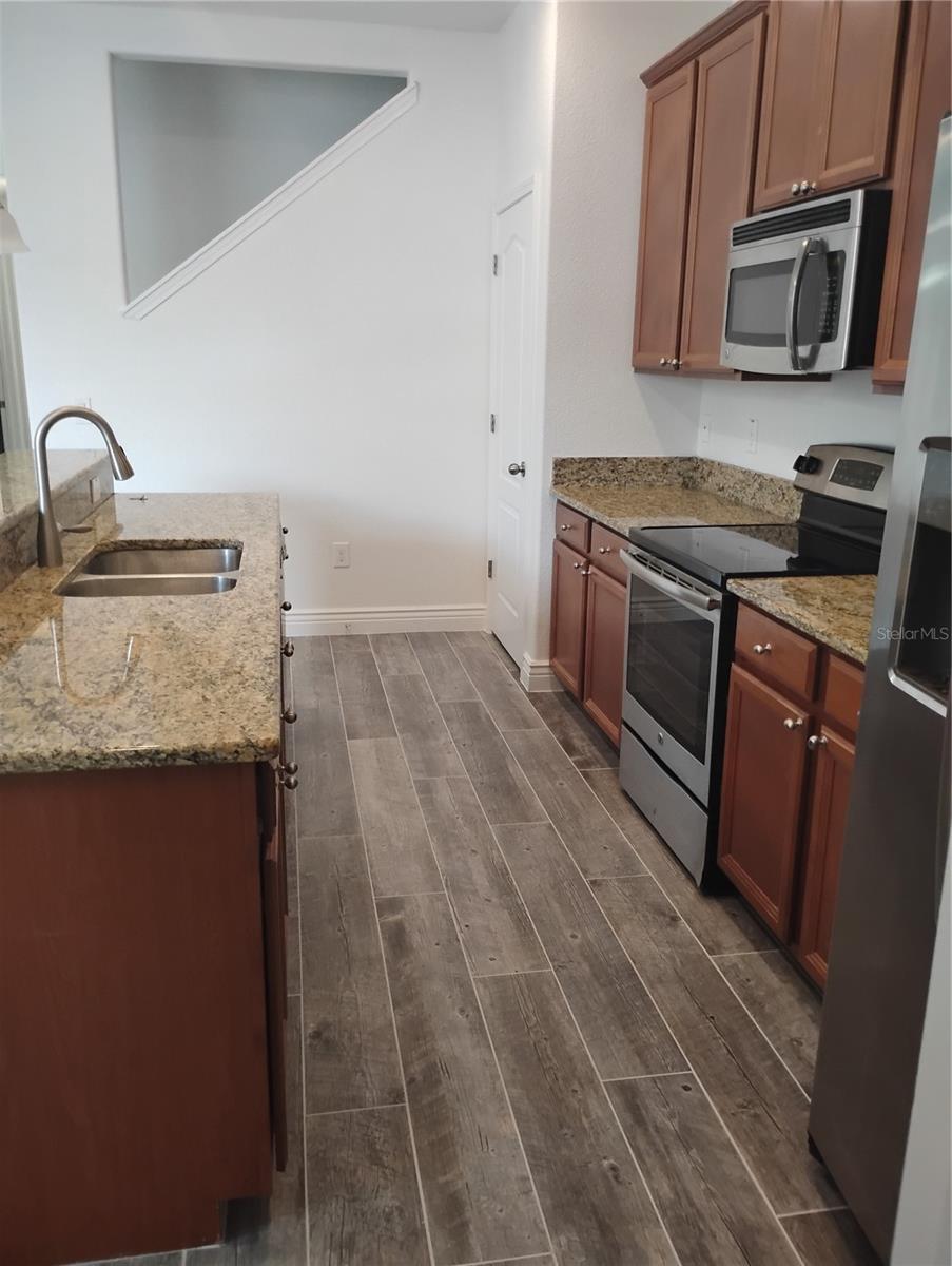 Image 6 of 30 For 12844 Strode Lane