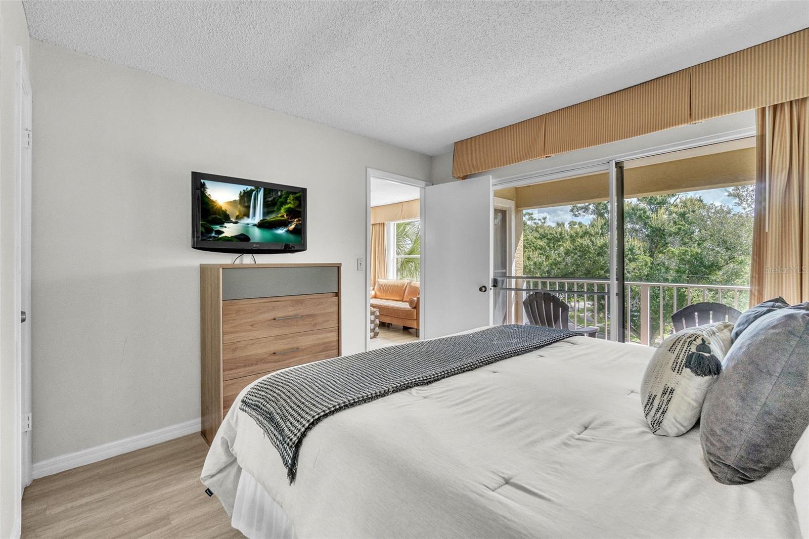 Image 14 of 29 For 6337 Parc Corniche Drive 2312