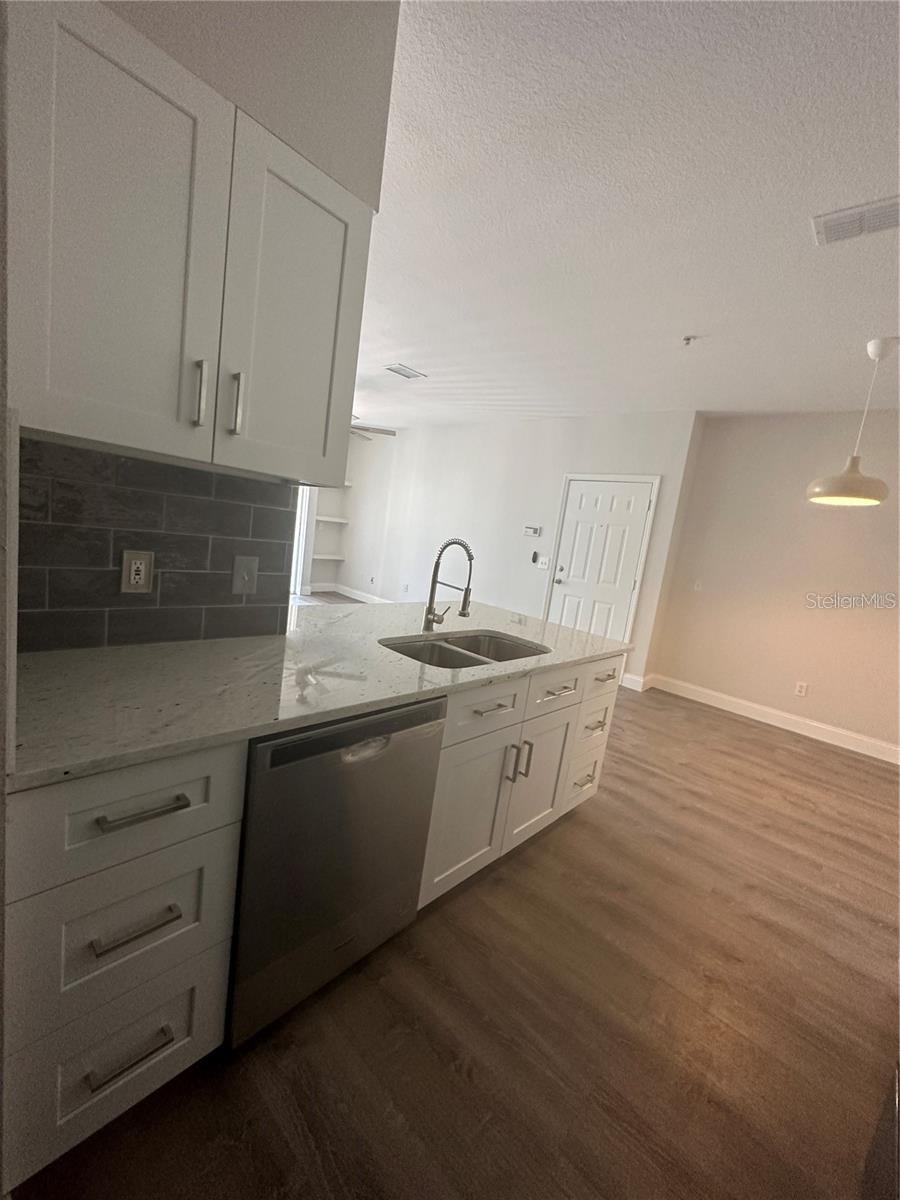 Image 7 of 39 For 2627 Maitland Crossing Way 203