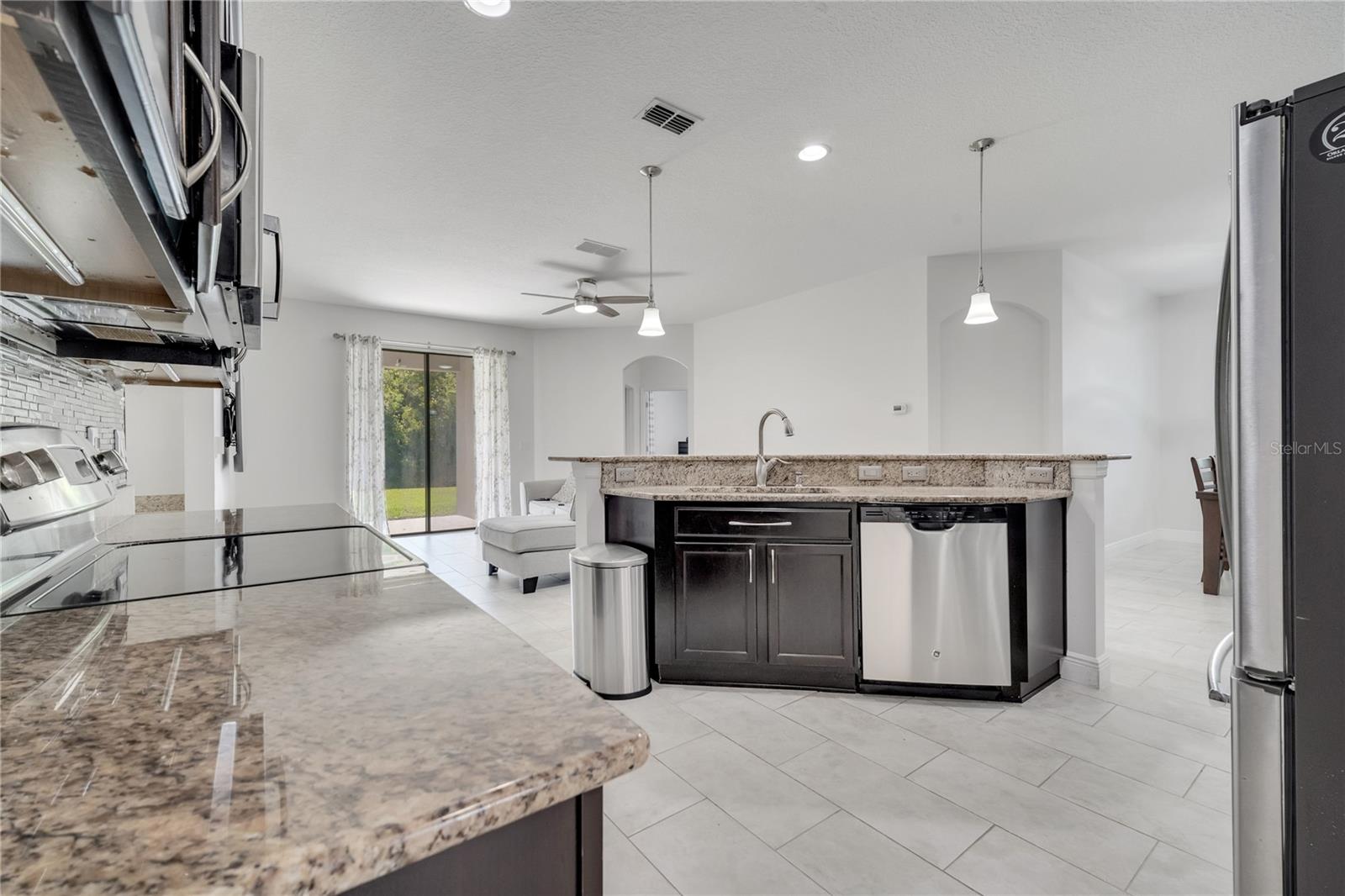 Image 20 of 58 For 921 Costa Mesa Lane