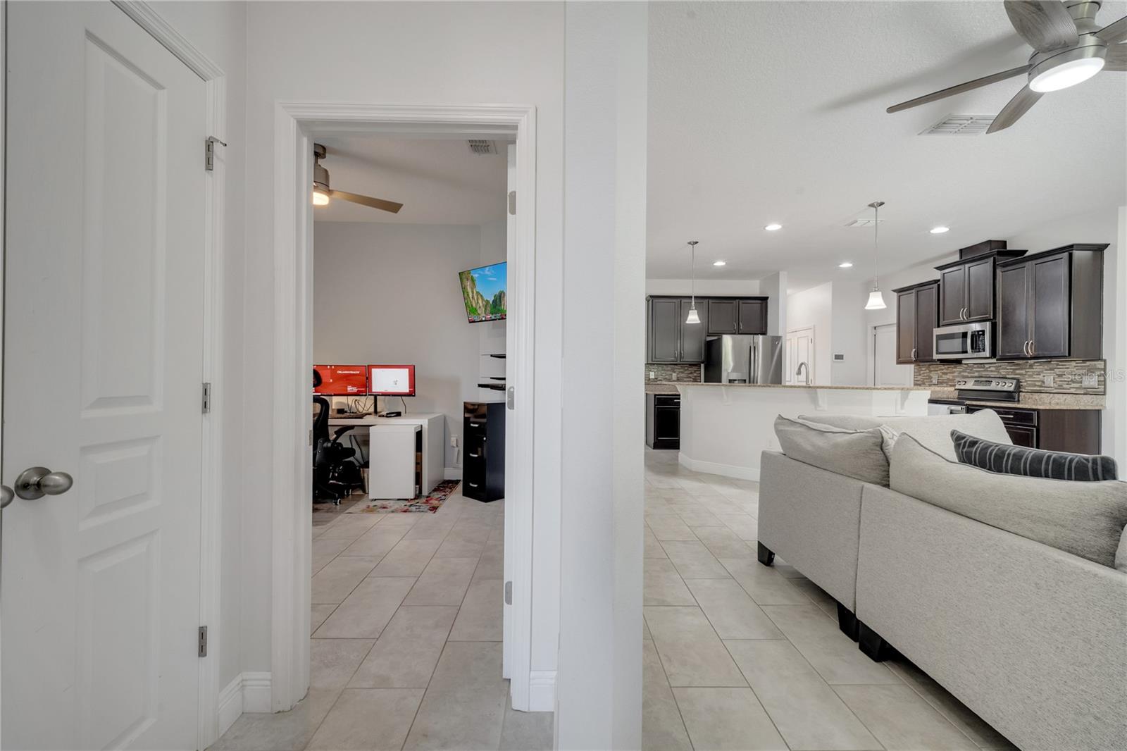 Image 39 of 58 For 921 Costa Mesa Lane