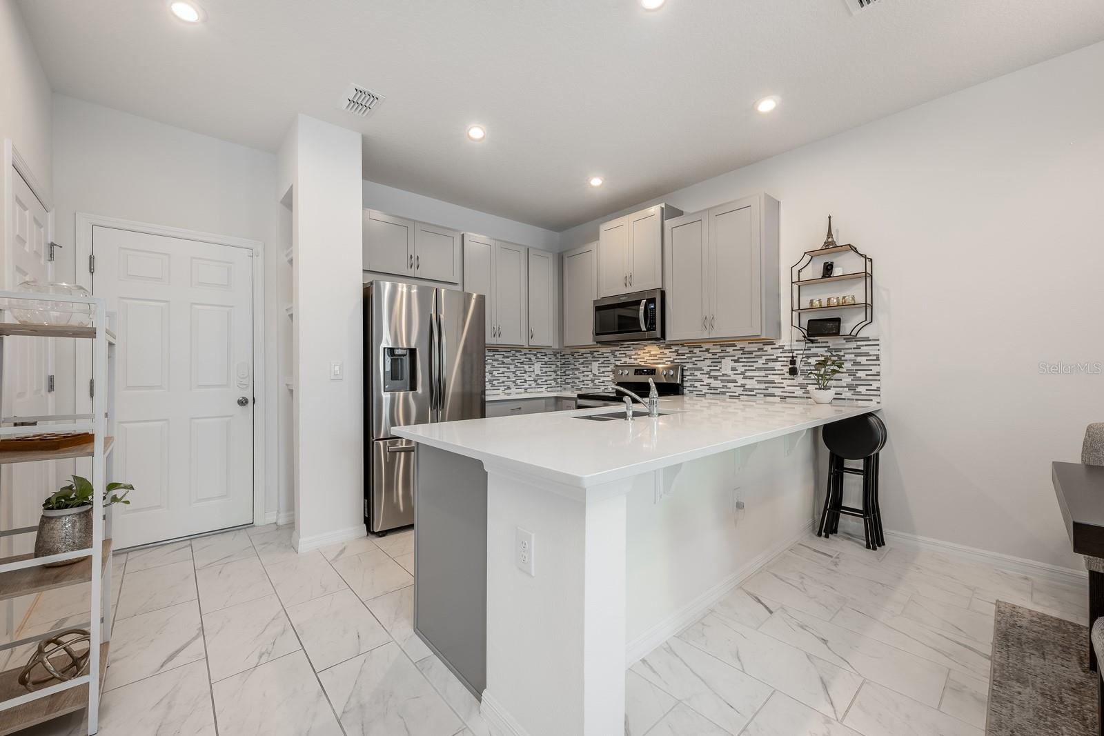Image 3 of 22 For 10221 Highline Crest Street