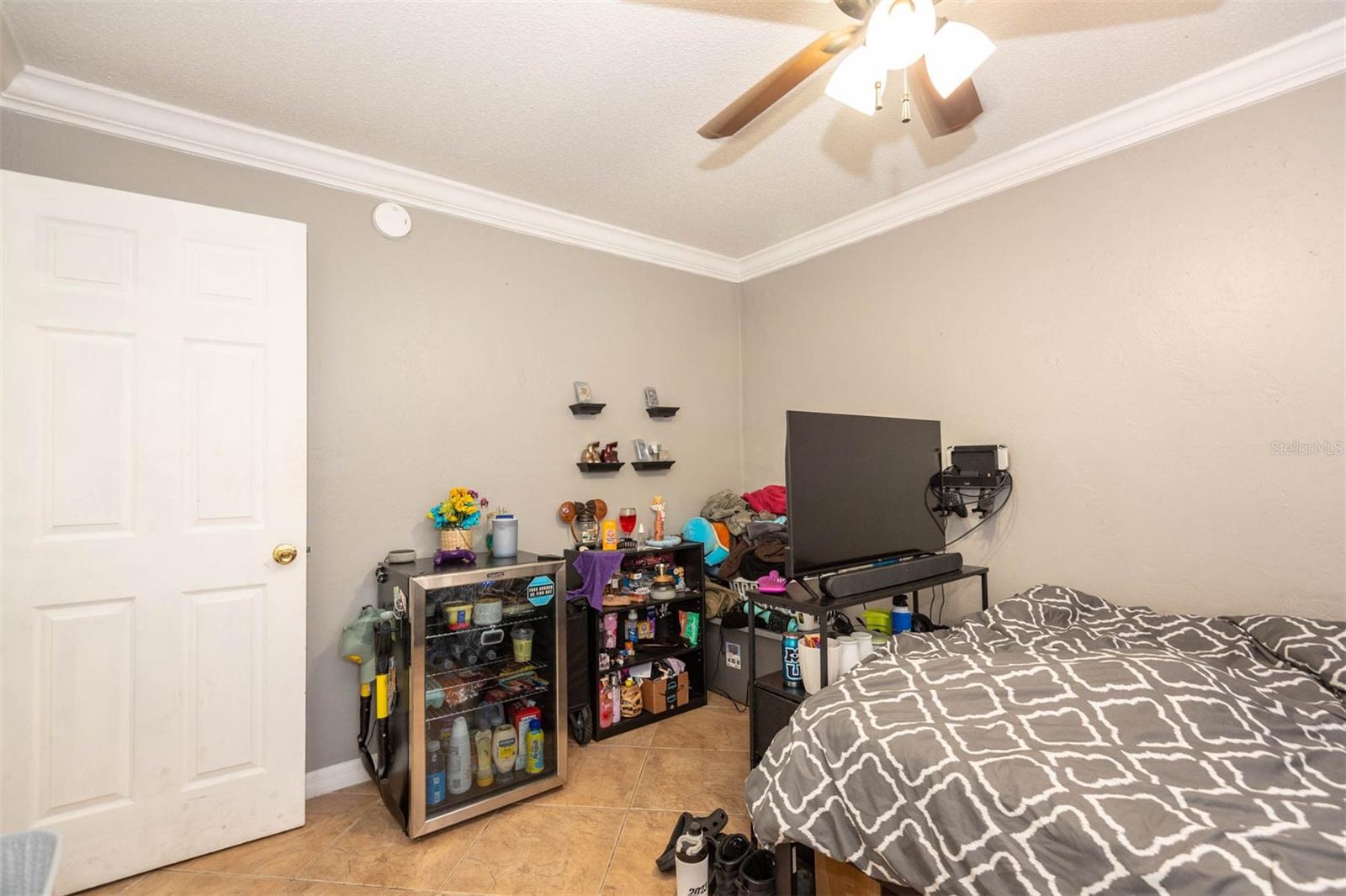 Image 17 of 19 For 303 Ridge Boulevard 2100