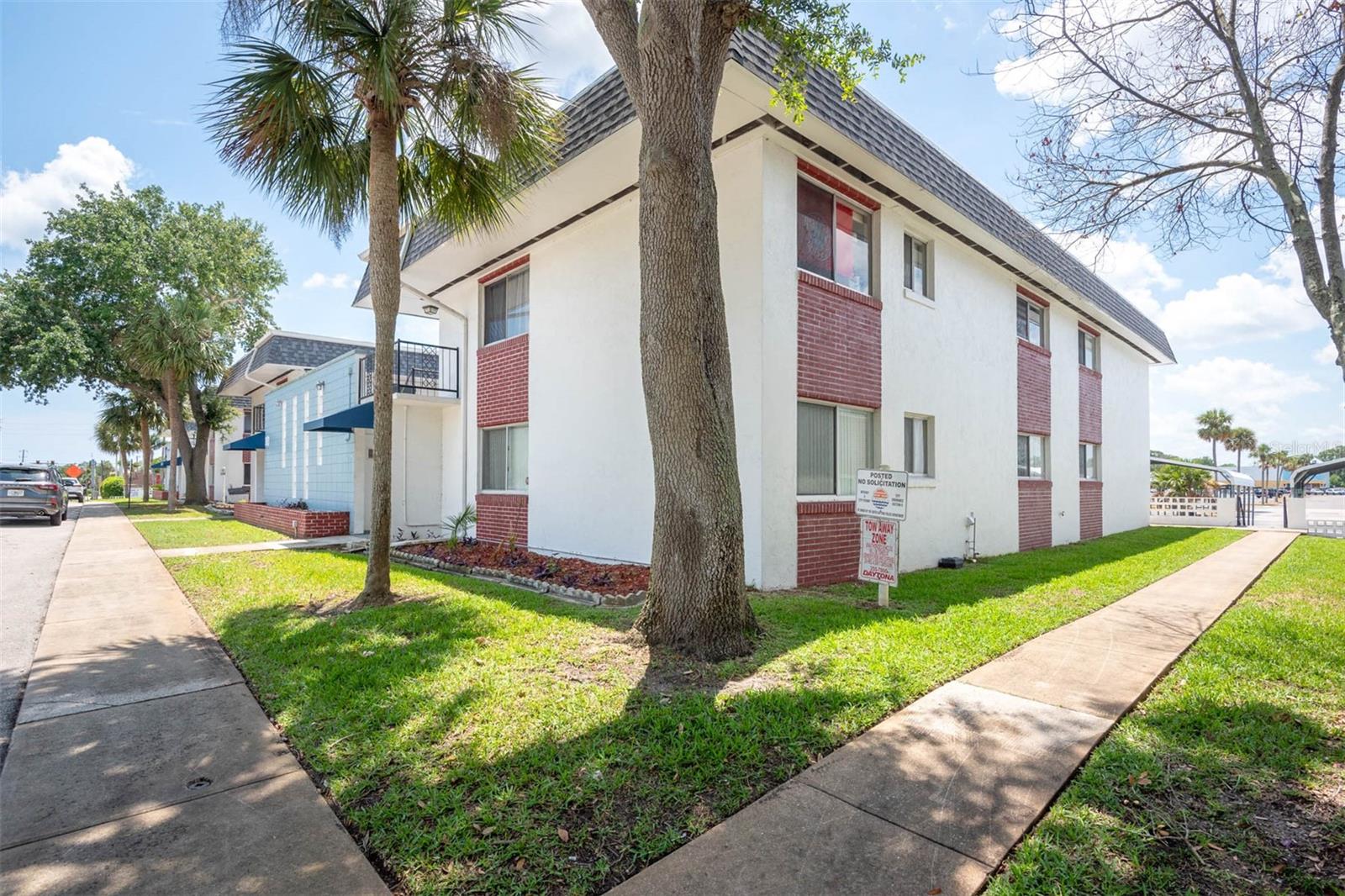 Image 2 of 19 For 303 Ridge Boulevard 2100