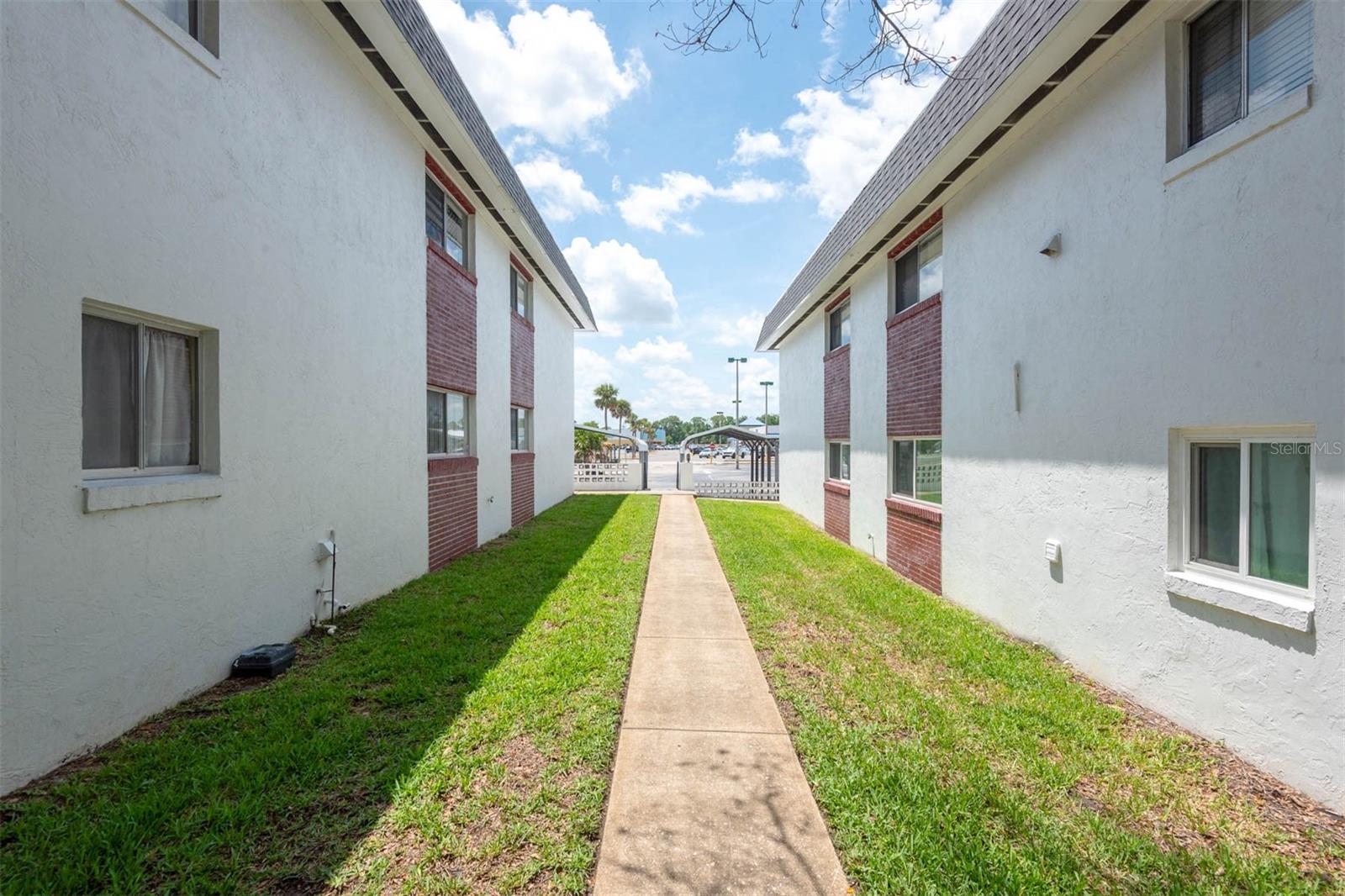Image 3 of 19 For 303 Ridge Boulevard 2100