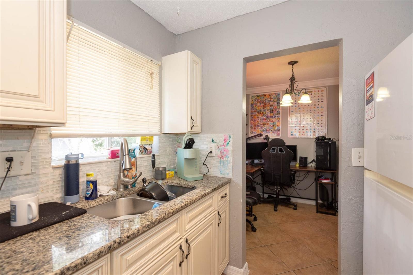Image 9 of 19 For 303 Ridge Boulevard 2100