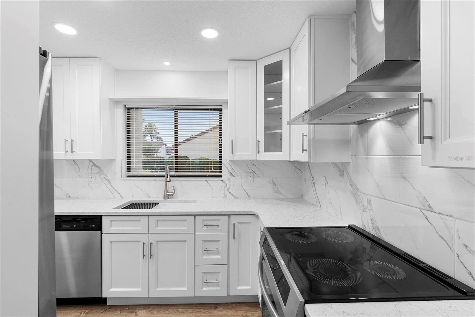 Image 26 of 46 For 101 Grand Plaza Drive P6