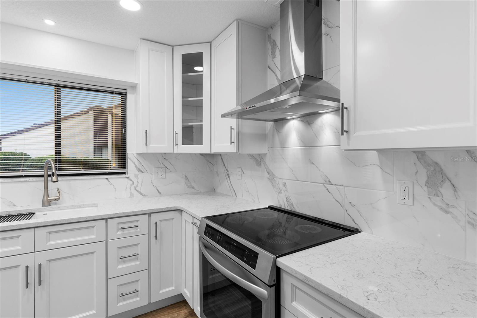 Image 27 of 46 For 101 Grand Plaza Drive P6