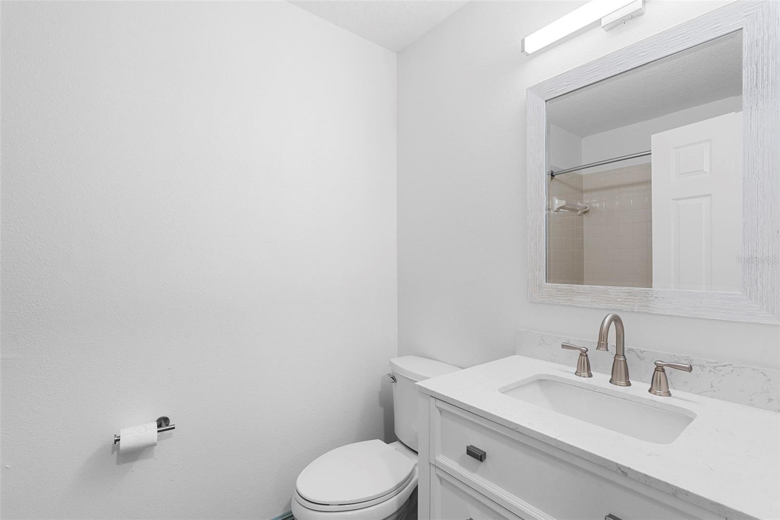 Image 39 of 46 For 101 Grand Plaza Drive P6
