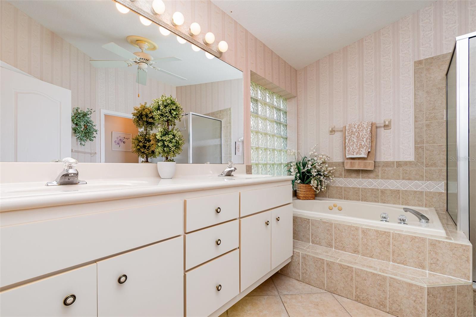 Image 17 of 32 For 2135 Springwater Lane