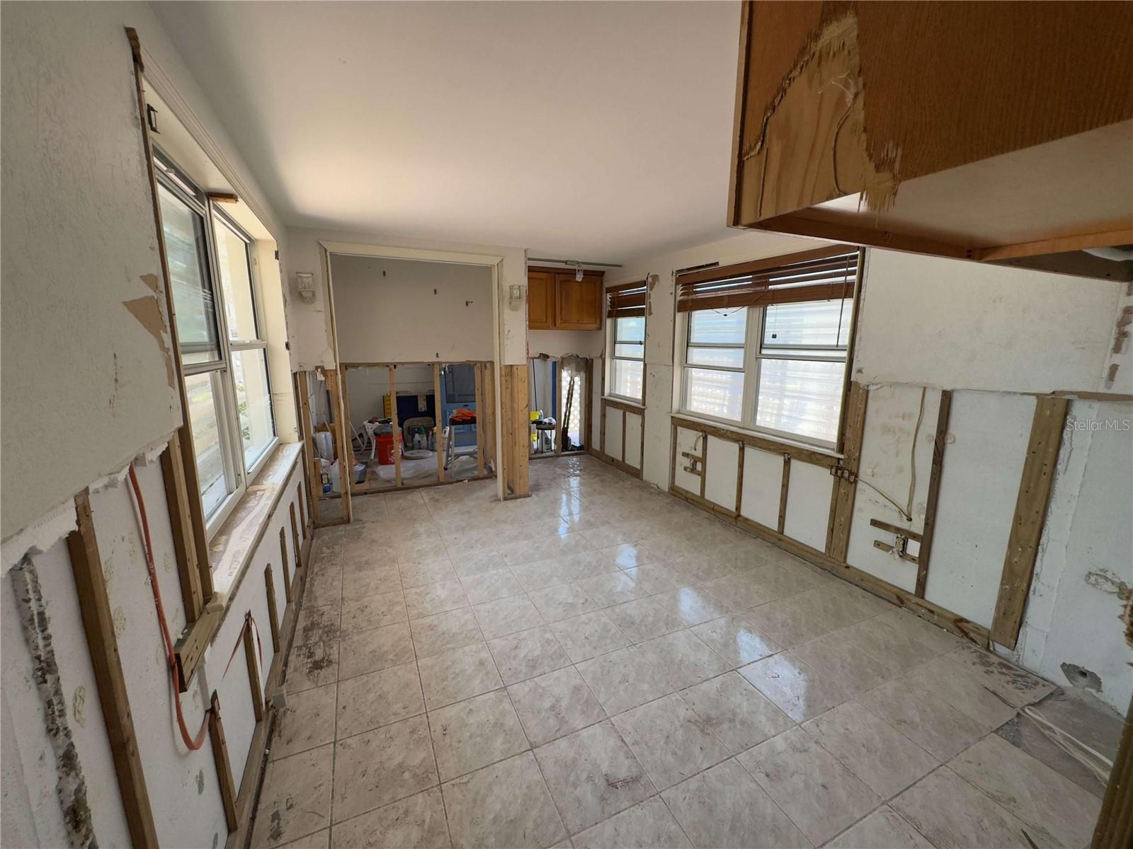 Listing photo id 22 for 16107 Gulf Boulevard