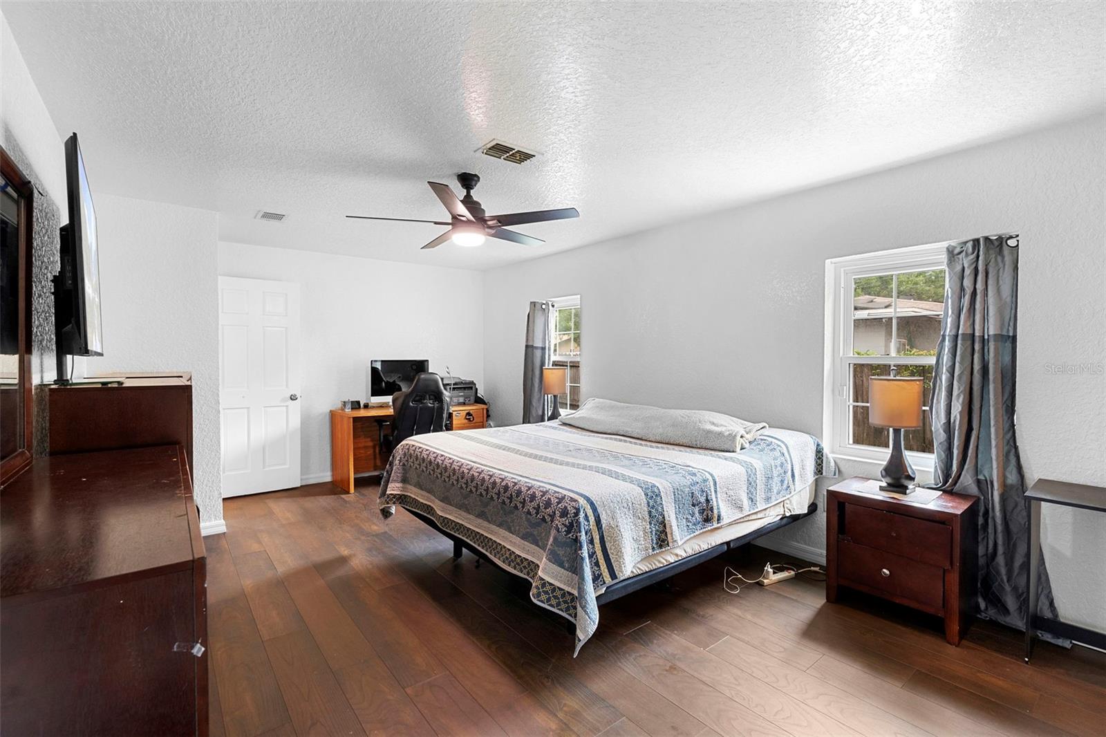 Image 16 of 30 For 1805 Paloma Avenue